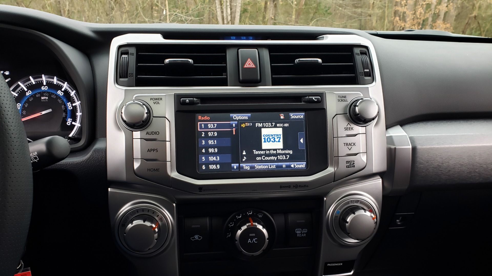 Used 2019 Toyota 4RUNNER SR5 PREMIUM 4WD / NAV / HTD STS / SUNROOF / REARVIEW for sale Sold at Formula Imports in Charlotte NC 28227 43