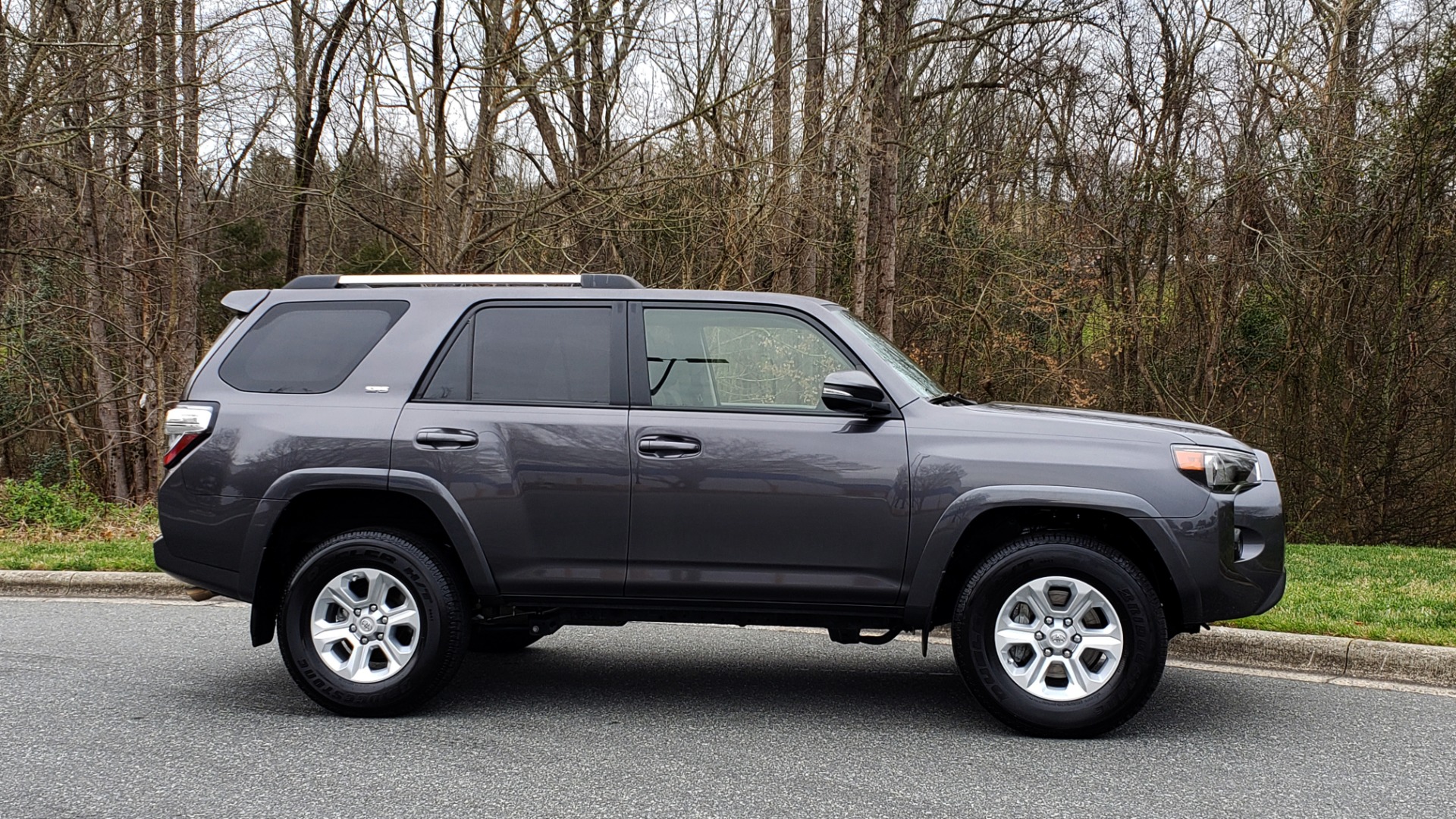 Used 2019 Toyota 4RUNNER SR5 PREMIUM 4WD / NAV / HTD STS / SUNROOF / REARVIEW for sale Sold at Formula Imports in Charlotte NC 28227 5