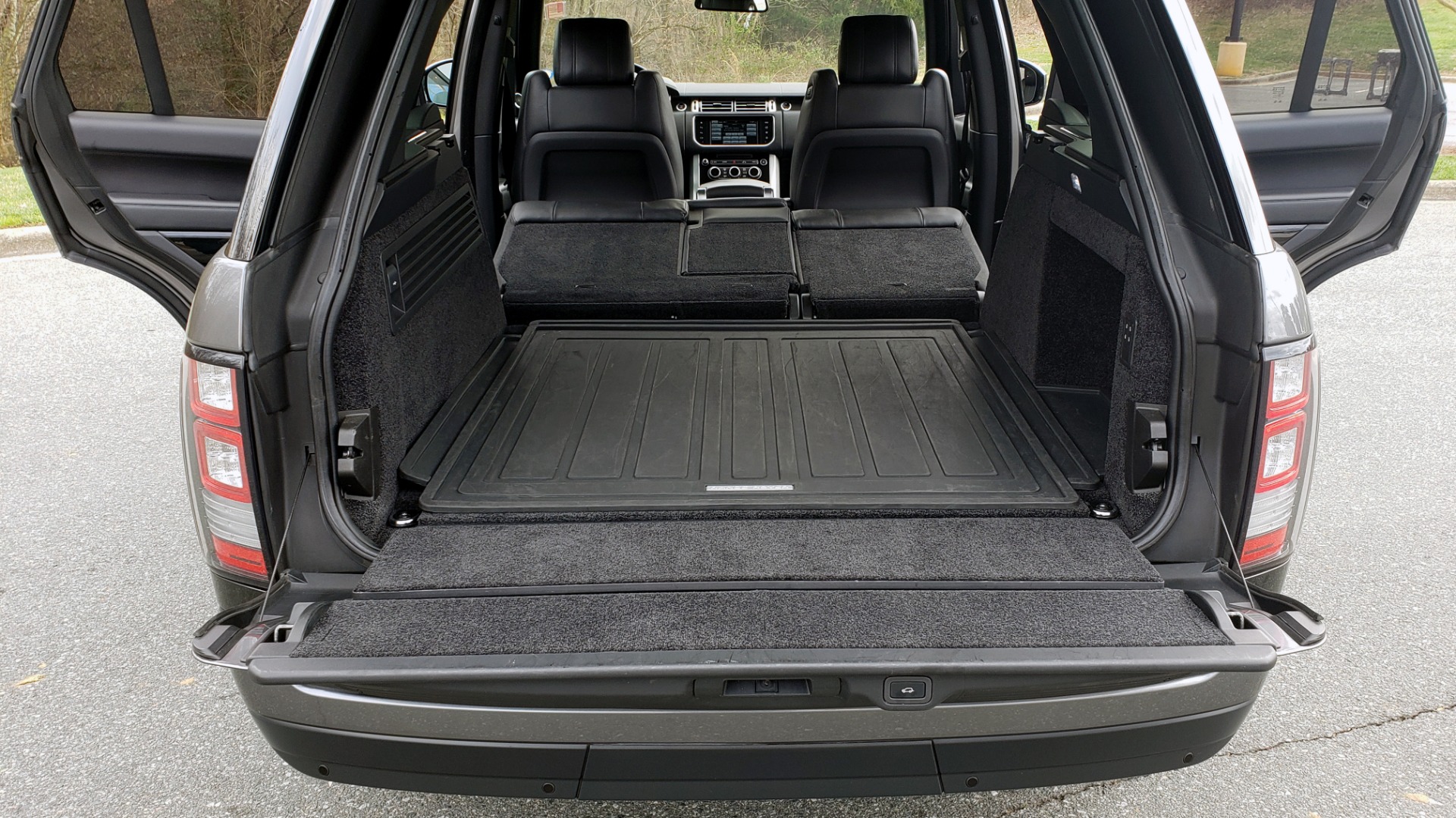 Used 2016 Land Rover RANGE ROVER SUPERCHARGED V8 / NAV / PANO-ROOF / REARVIEW for sale Sold at Formula Imports in Charlotte NC 28227 22