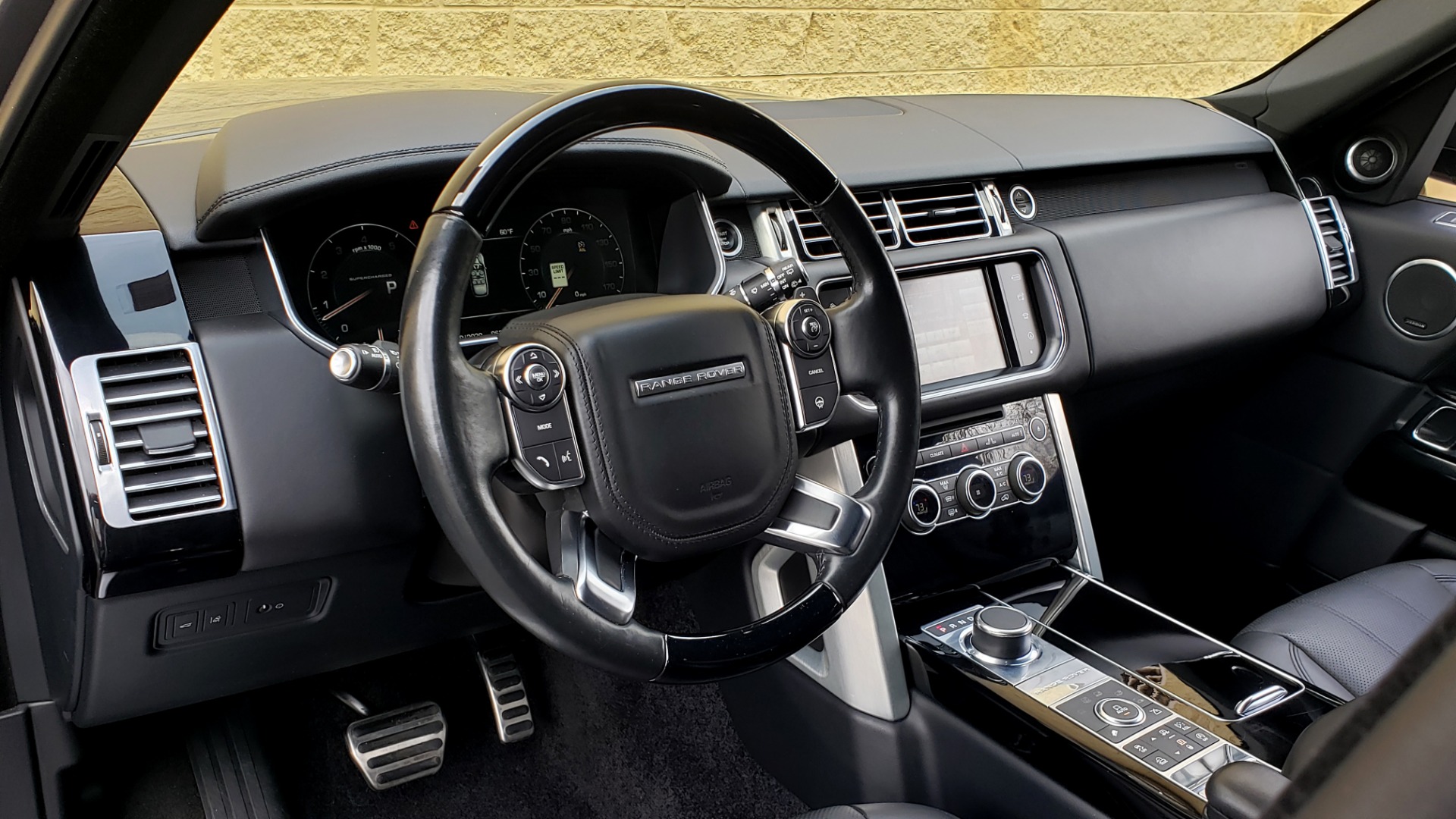 Used 2016 Land Rover RANGE ROVER SUPERCHARGED V8 / NAV / PANO-ROOF / REARVIEW for sale Sold at Formula Imports in Charlotte NC 28227 43