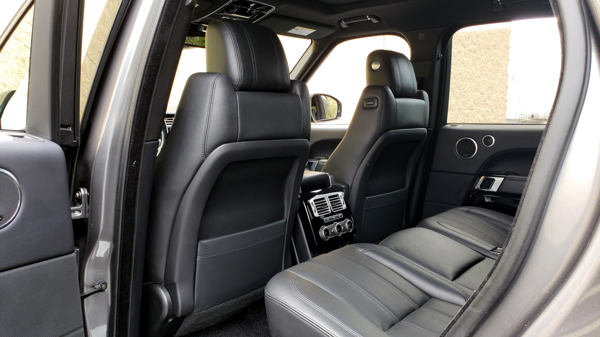 Used 2016 Land Rover RANGE ROVER SUPERCHARGED V8 / NAV / PANO-ROOF / REARVIEW for sale Sold at Formula Imports in Charlotte NC 28227 69