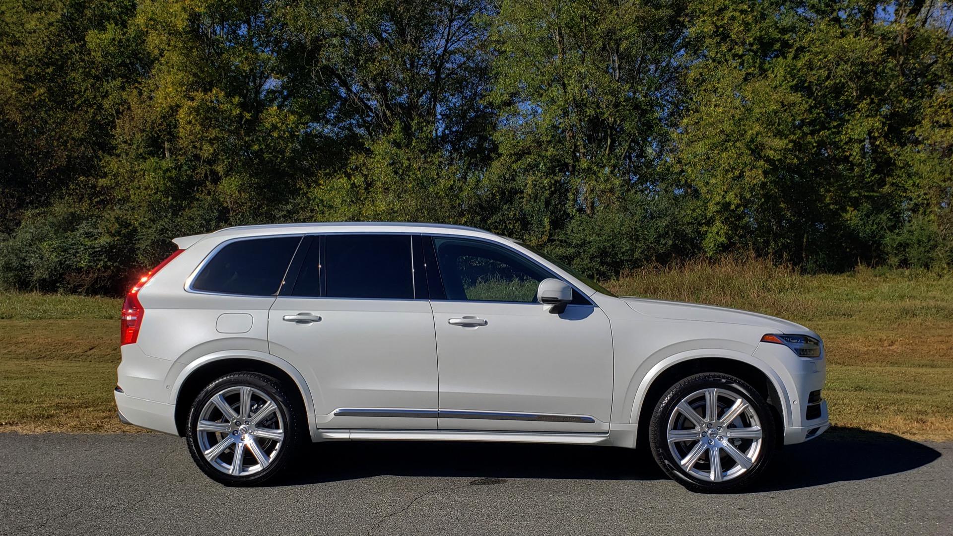 Used 2017 Volvo XC90 INSCRIPTION / AWD / NAV / SUNROOF / 3-ROW / CAMERA for sale Sold at Formula Imports in Charlotte NC 28227 16