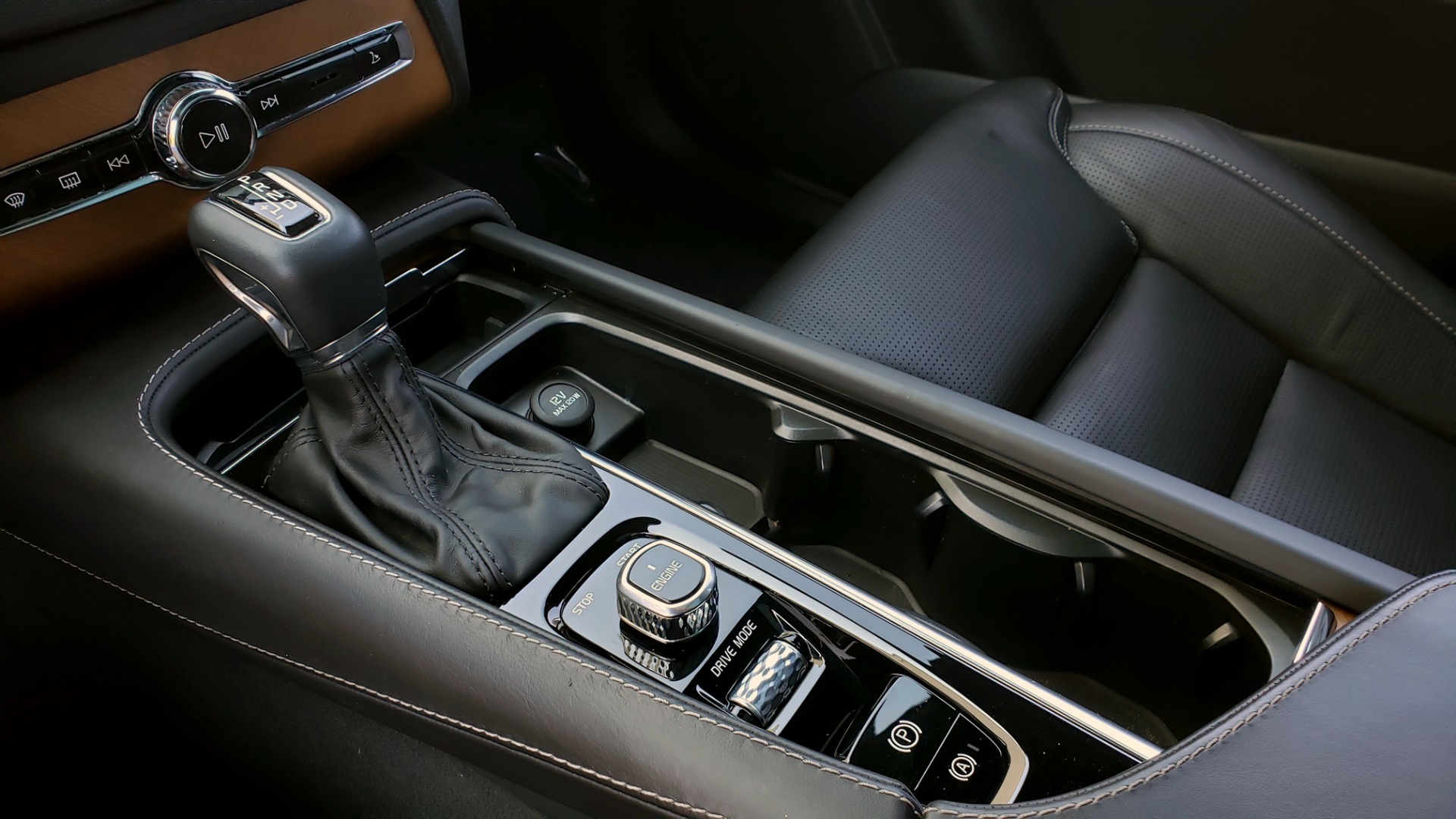 Used 2017 Volvo XC90 INSCRIPTION / AWD / NAV / SUNROOF / 3-ROW / CAMERA for sale Sold at Formula Imports in Charlotte NC 28227 54