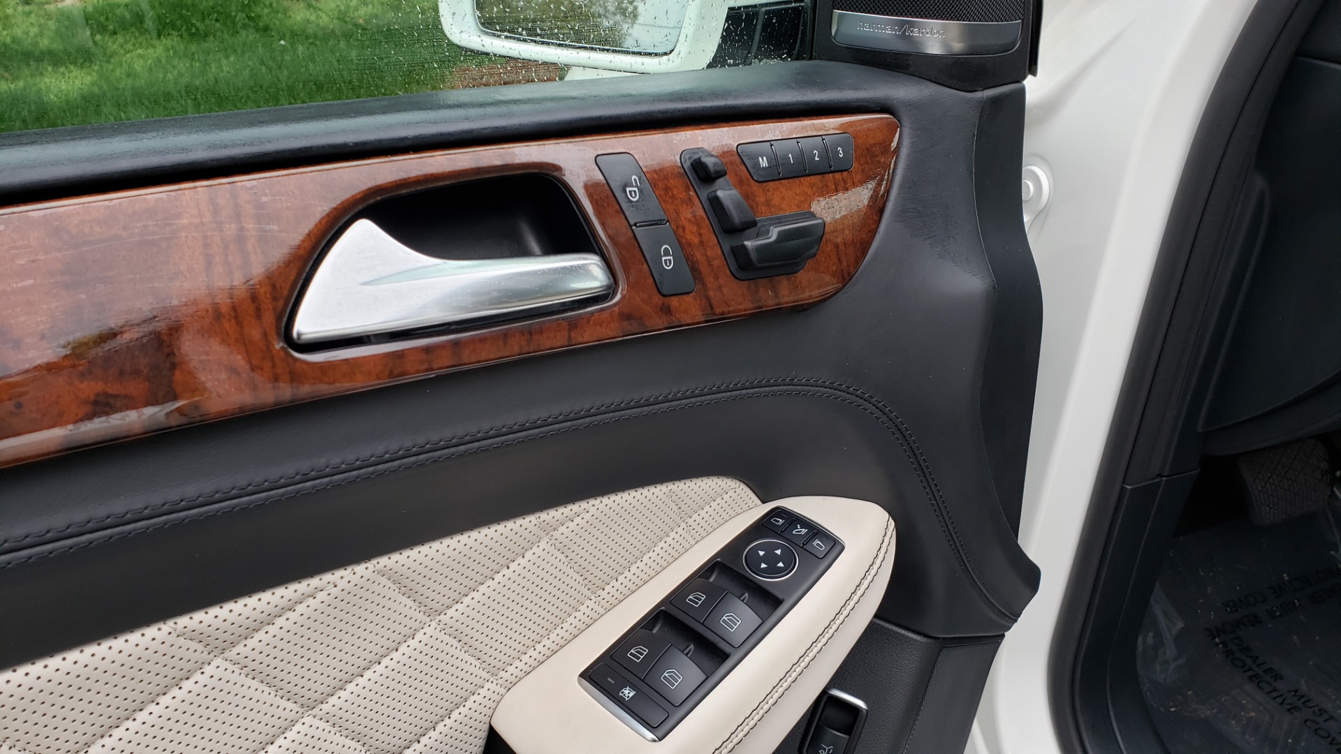 Used 2015 Mercedes-Benz GL-Class GL 450 4MATIC PREMIUM / NAV / PANO-ROOF / LANE TRACK / PARK ASST for sale Sold at Formula Imports in Charlotte NC 28227 33