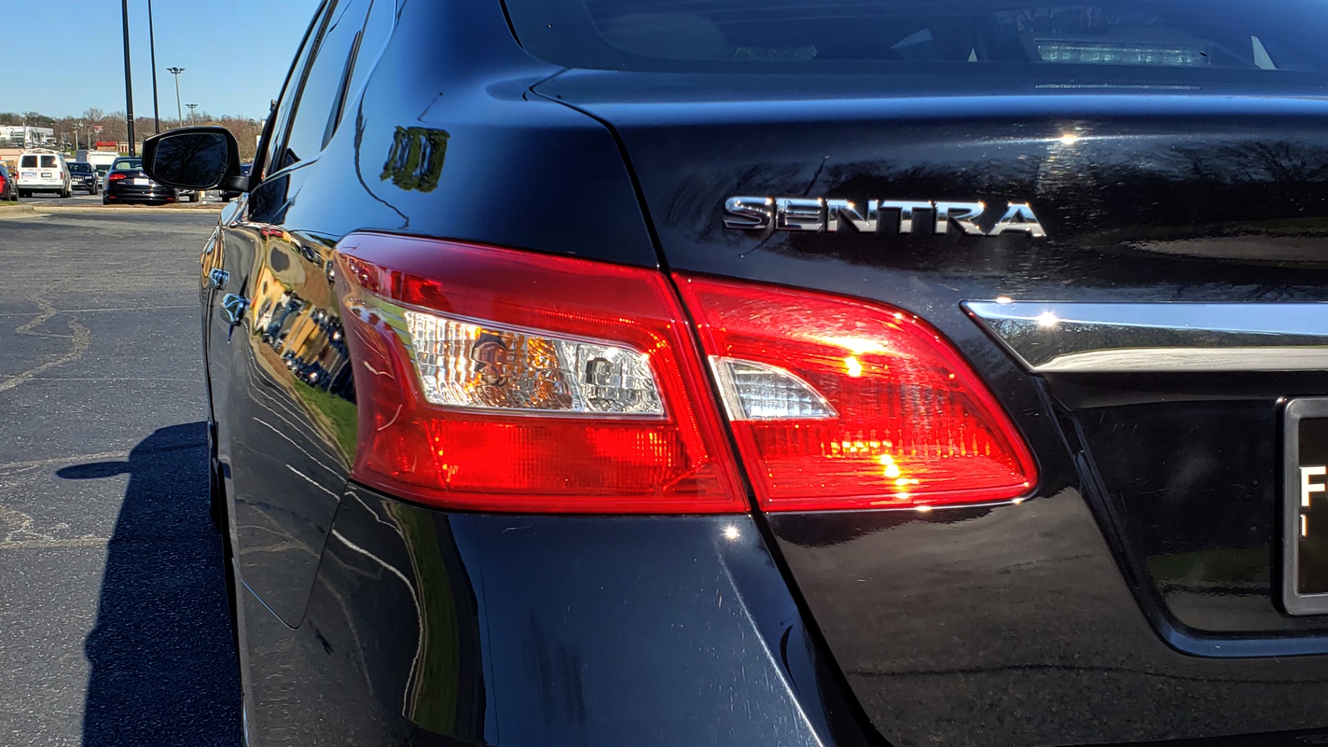 Used 2016 Nissan SENTRA S / FWD / CVT AUTO TRANS / 4-CYL / VERY CLEAN! for sale Sold at Formula Imports in Charlotte NC 28227 18
