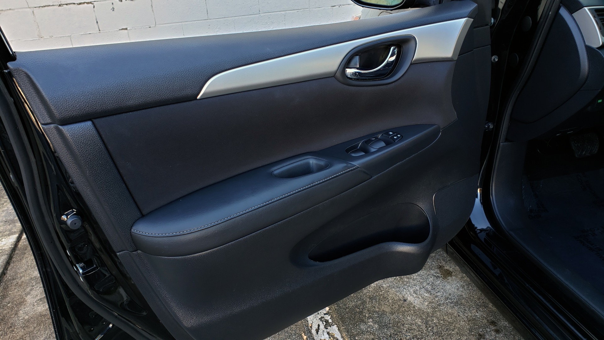 Used 2016 Nissan SENTRA S / FWD / CVT AUTO TRANS / 4-CYL / VERY CLEAN! for sale Sold at Formula Imports in Charlotte NC 28227 27
