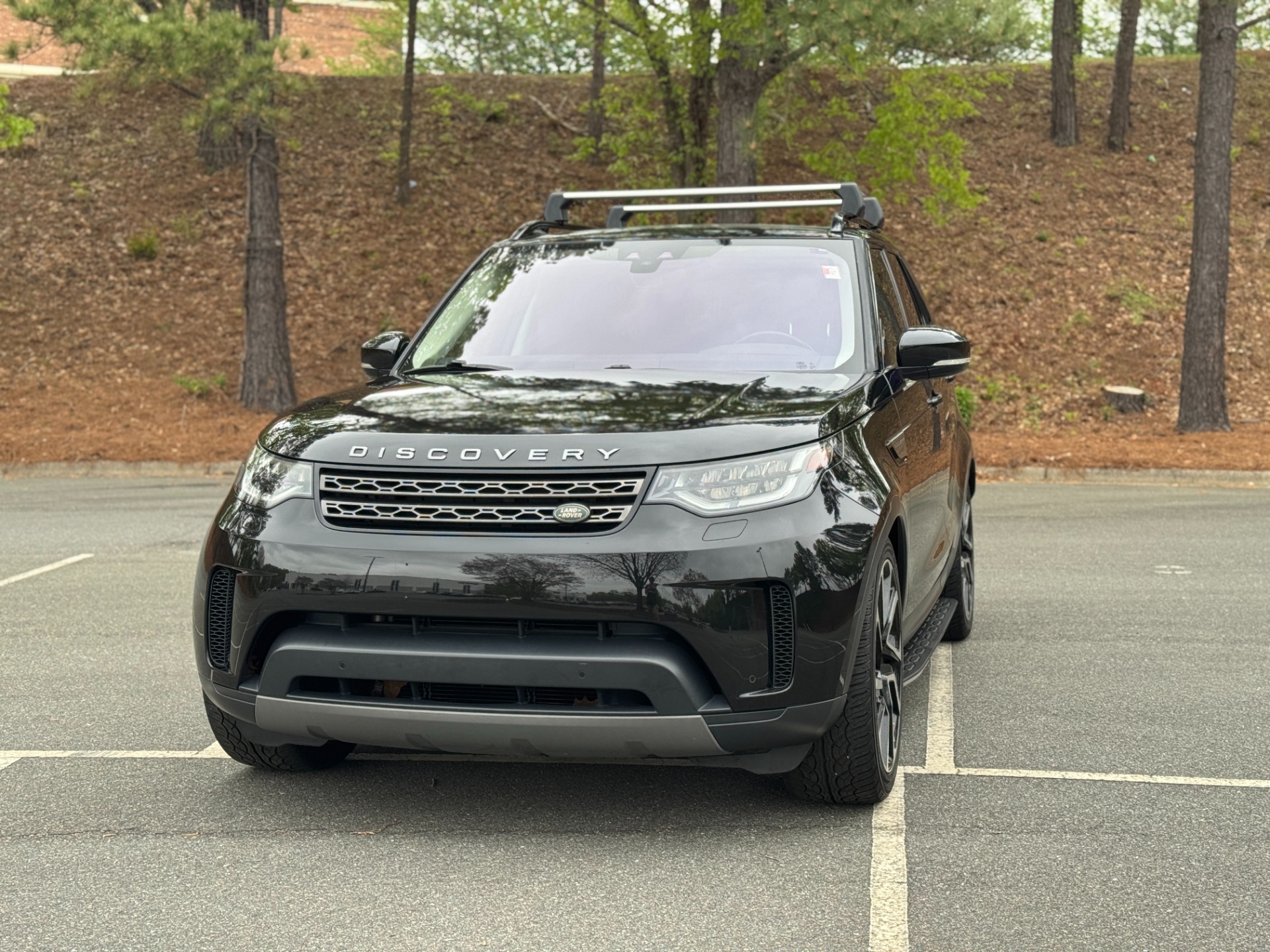 2017 Land Rover Discovery SE photo 3