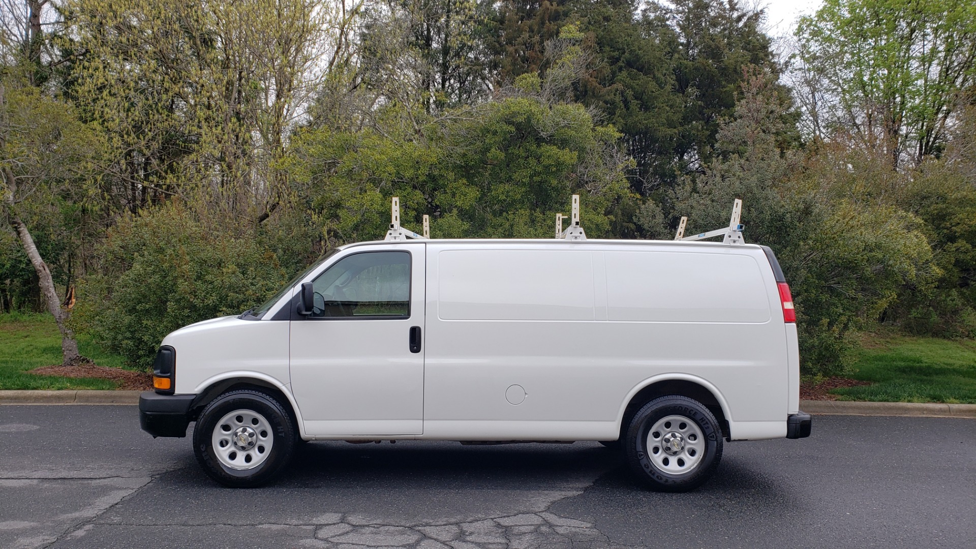 Used 2012 Chevrolet EXPRESS CARGO VAN V6 / AUTO RWD / ROOF RACK / STORAGE RACKS for sale Sold at Formula Imports in Charlotte NC 28227 2