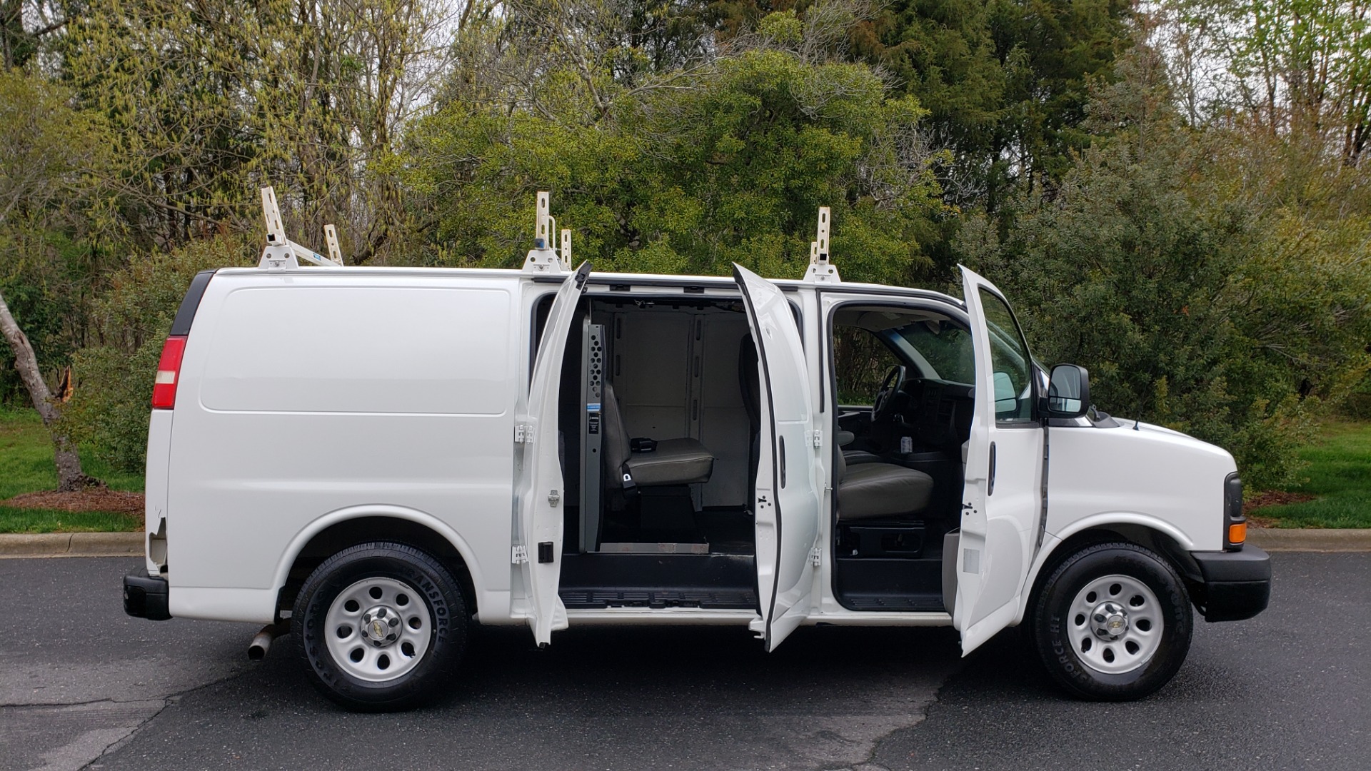 Used 2012 Chevrolet EXPRESS CARGO VAN V6 / AUTO RWD / ROOF RACK / STORAGE RACKS for sale Sold at Formula Imports in Charlotte NC 28227 7