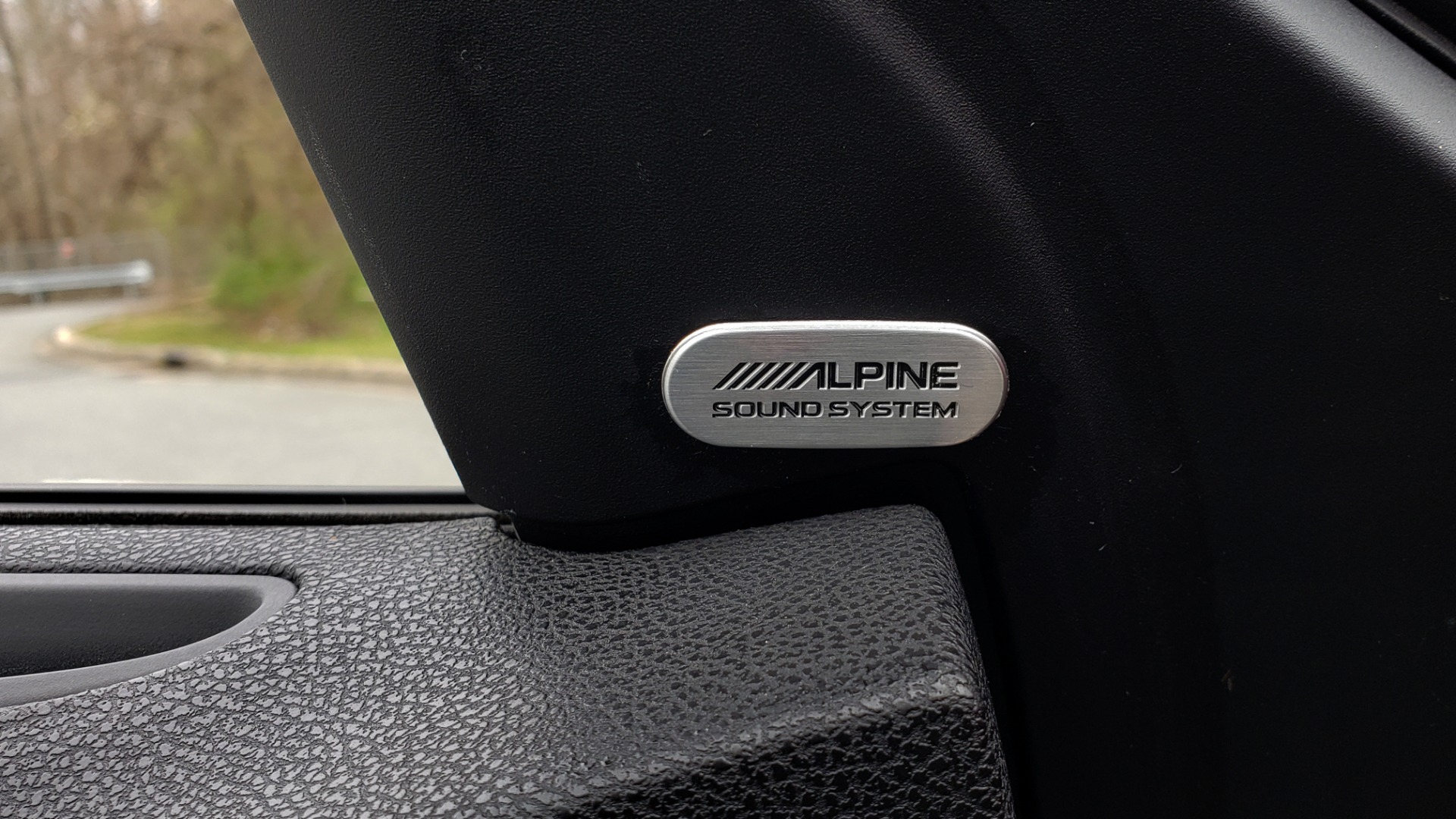 Used 2019 Chrysler 300 LIMITED / 3.6L V6 / 8-SPD AUTO / LEATHER / REARVIEW for sale Sold at Formula Imports in Charlotte NC 28227 38