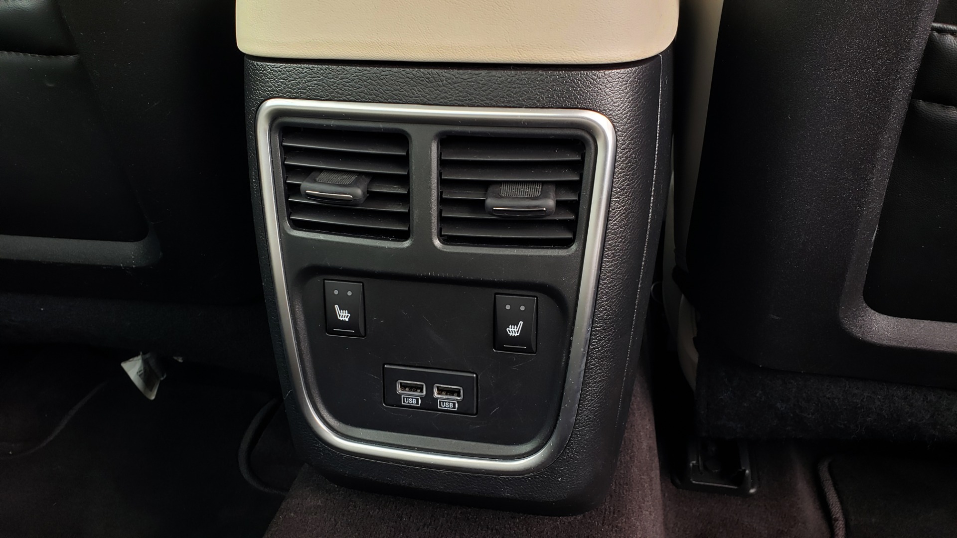 Used 2019 Chrysler 300 LIMITED / 3.6L V6 / 8-SPD AUTO / LEATHER / REARVIEW for sale Sold at Formula Imports in Charlotte NC 28227 82