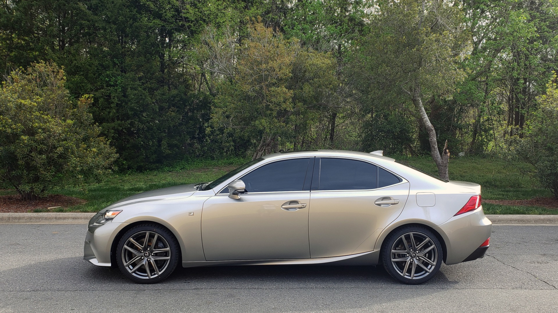 Used 2016 Lexus IS 200T F-SPORT / BSM / SUNROOF / VENTILATED SEATS / REARVIEW for sale Sold at Formula Imports in Charlotte NC 28227 2