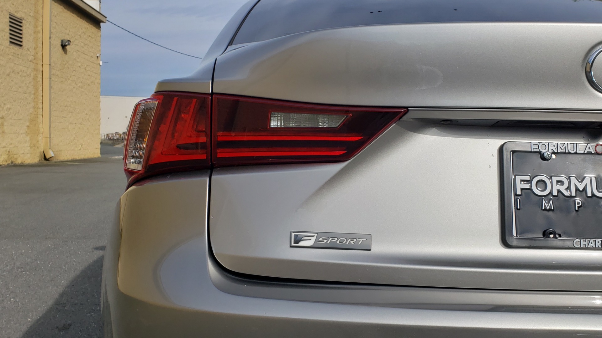 Used 2016 Lexus IS 200T F-SPORT / BSM / SUNROOF / VENTILATED SEATS / REARVIEW for sale Sold at Formula Imports in Charlotte NC 28227 28