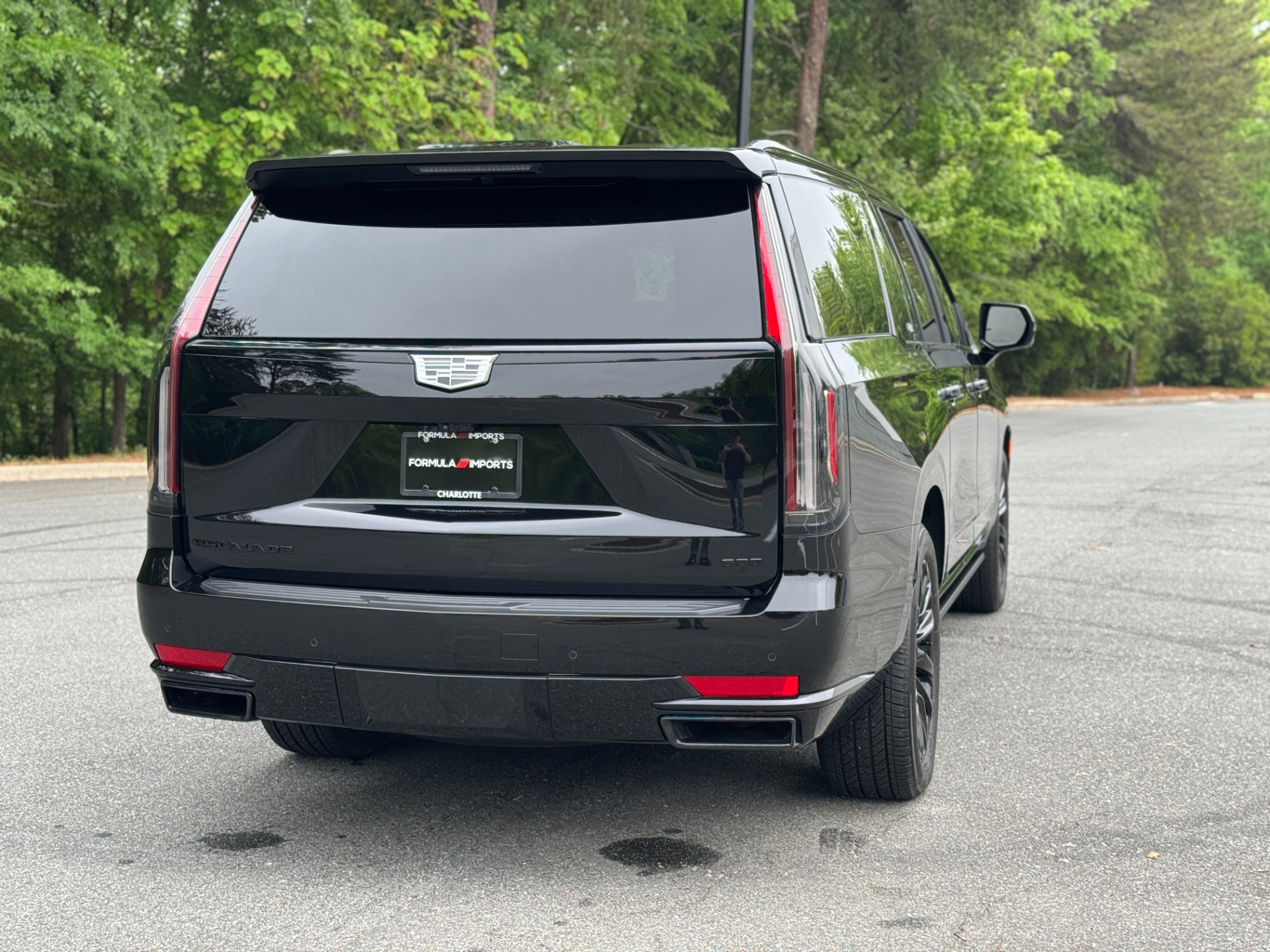 2024 Cadillac Escalade ESV Sport Platinum photo 11