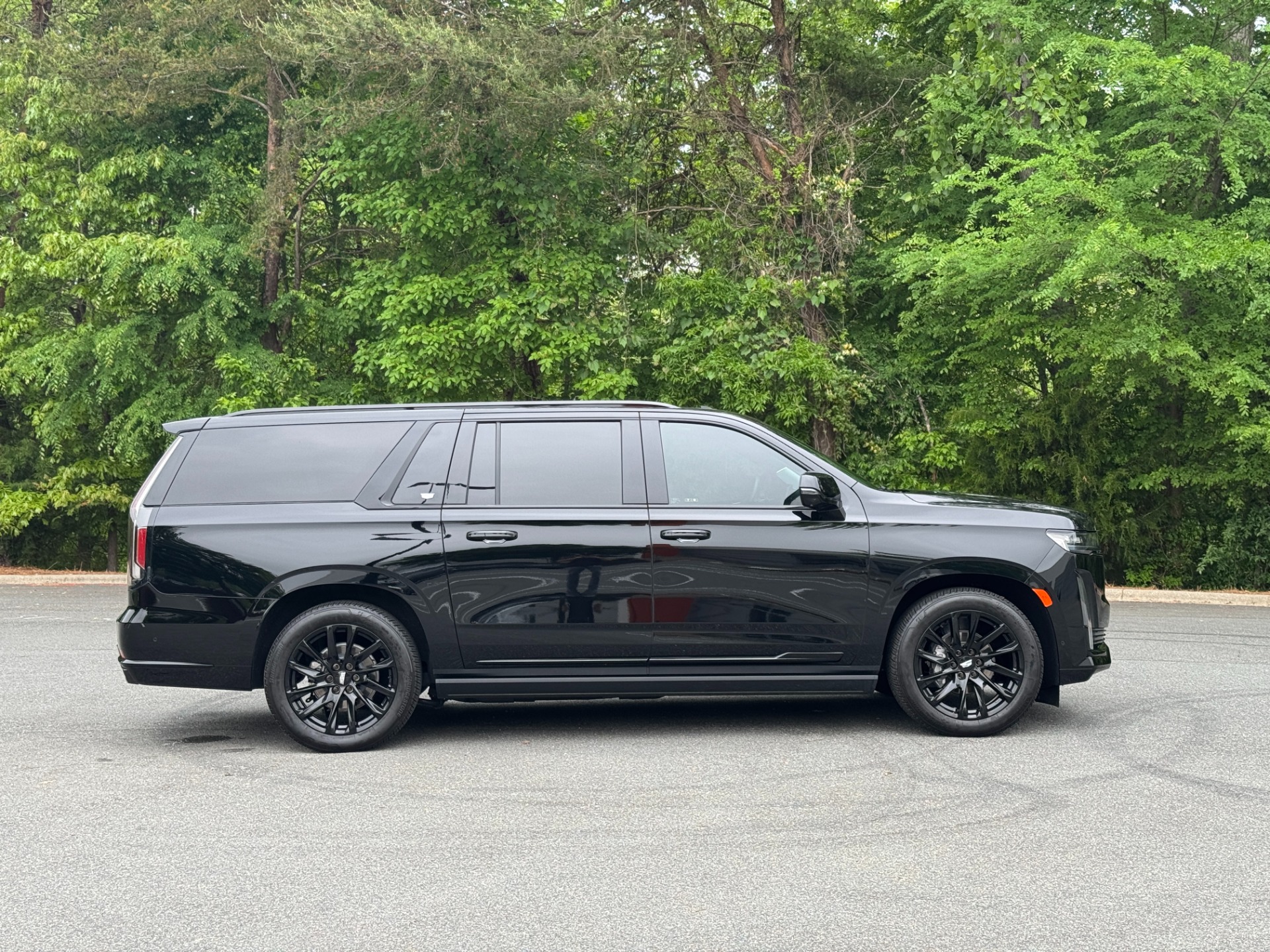 2024 Cadillac Escalade ESV Sport Platinum photo 14