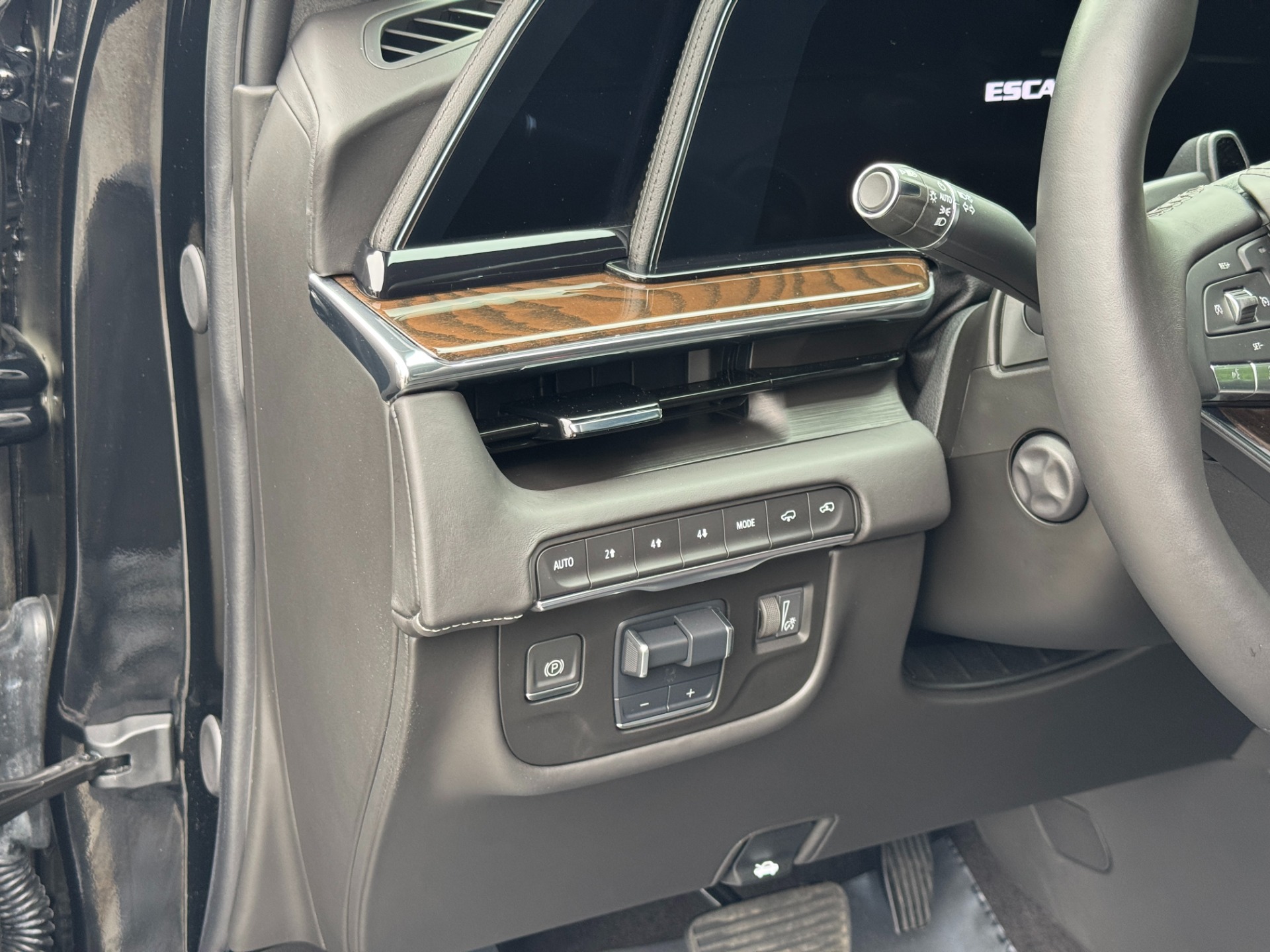 2024 Cadillac Escalade ESV Sport Platinum photo 28