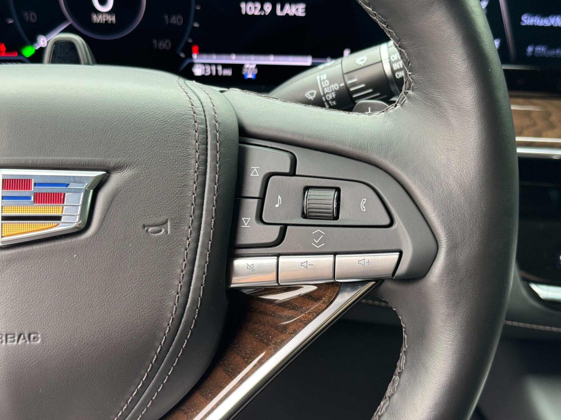 2024 Cadillac Escalade ESV Sport Platinum photo 31
