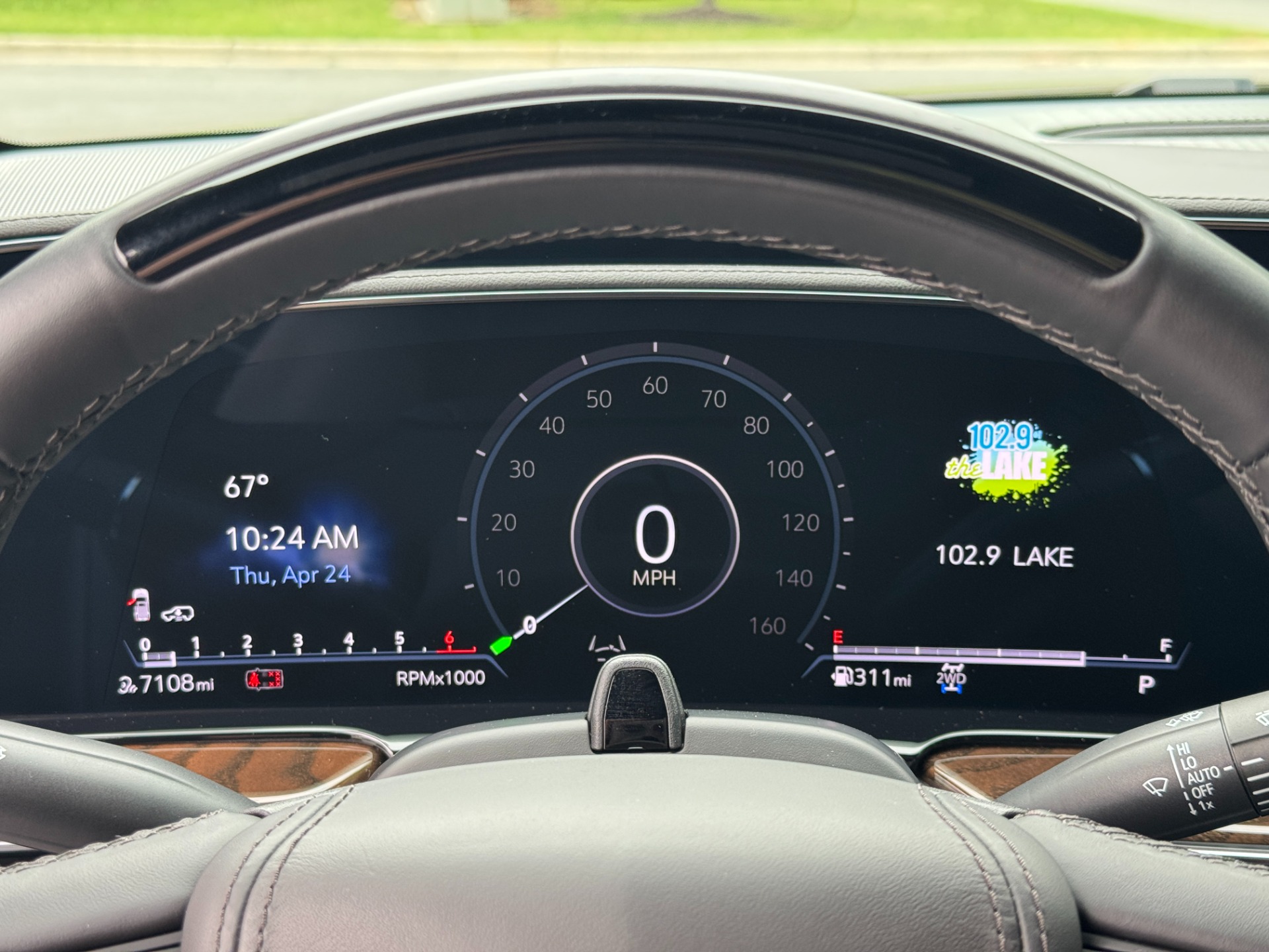 2024 Cadillac Escalade ESV Sport Platinum photo 32