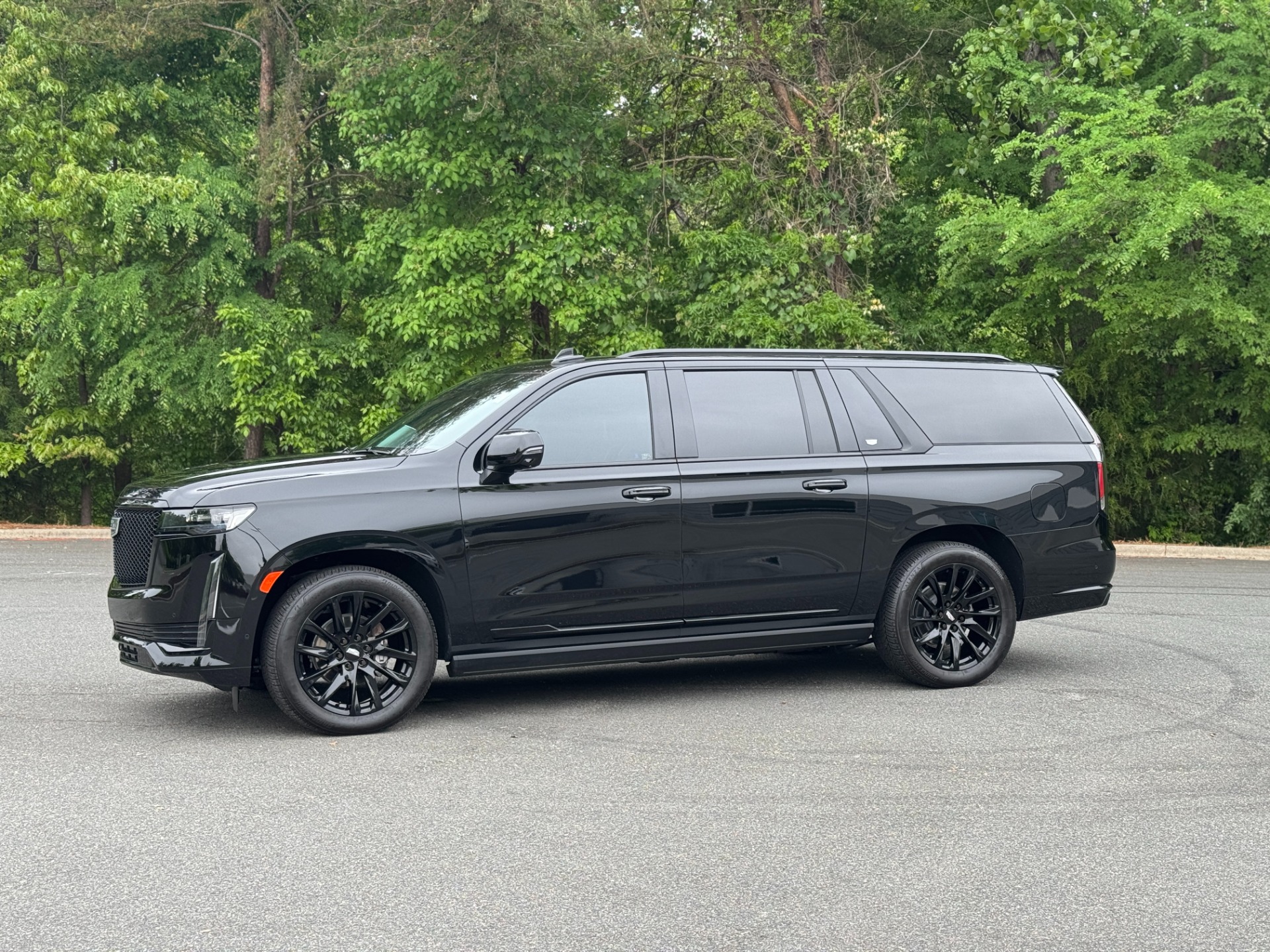 2024 Cadillac Escalade ESV Sport Platinum photo 5