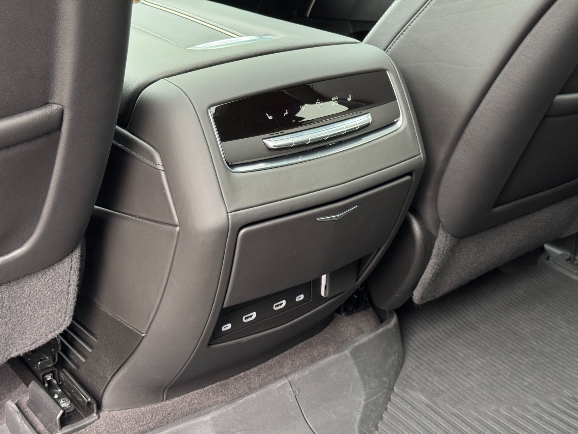 2024 Cadillac Escalade ESV Sport Platinum photo 50