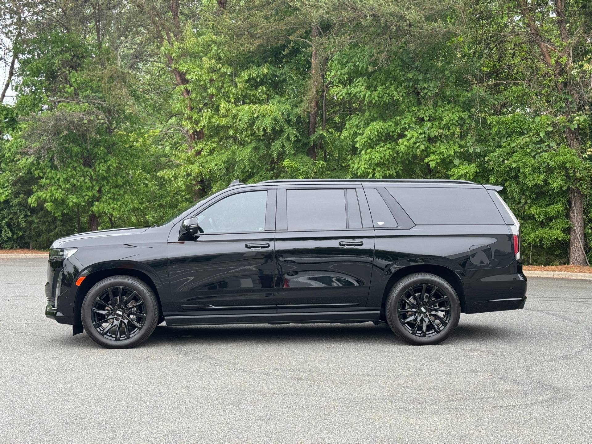 2024 Cadillac Escalade ESV Sport Platinum photo 6