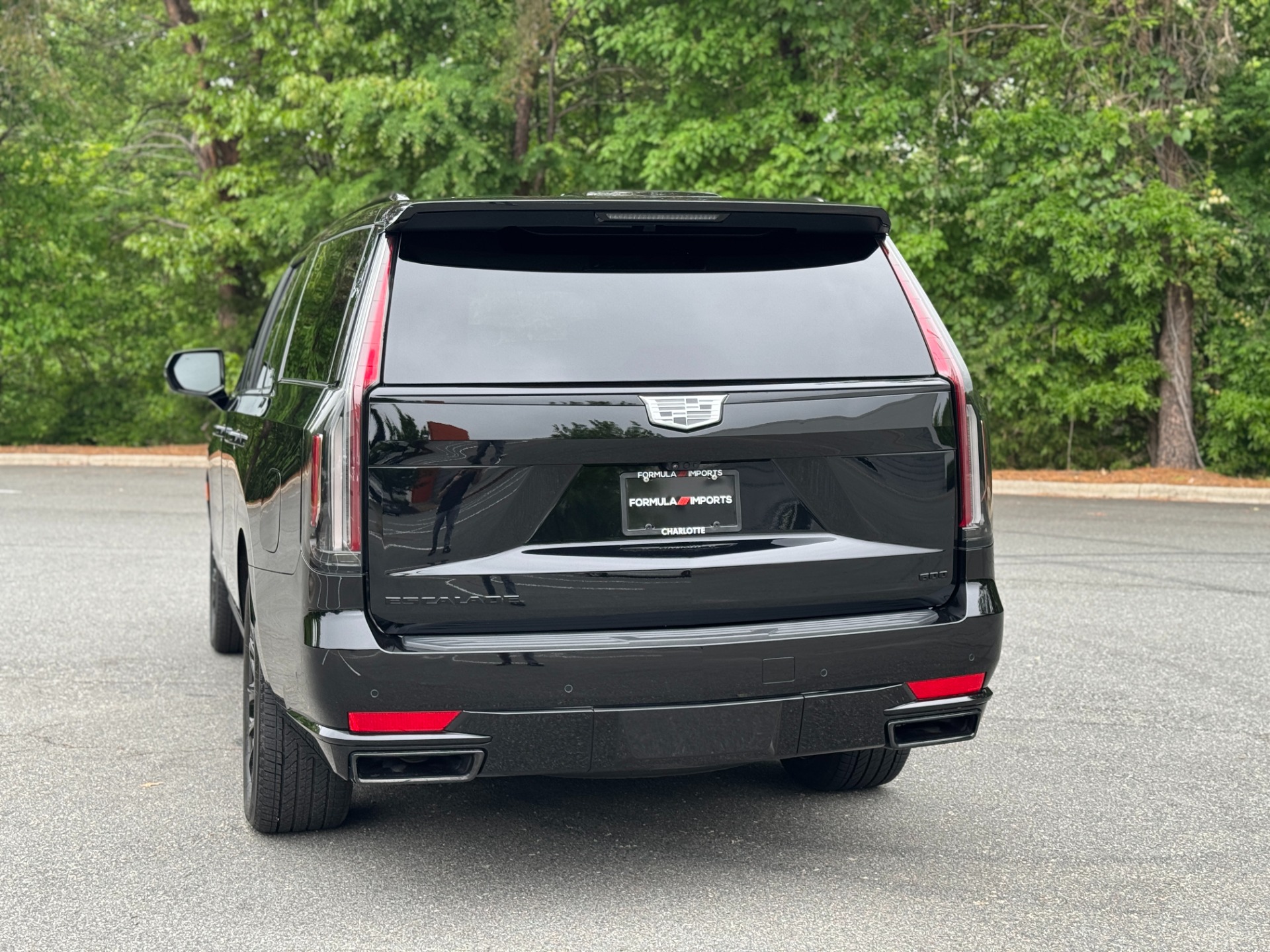 2024 Cadillac Escalade ESV Sport Platinum photo 9