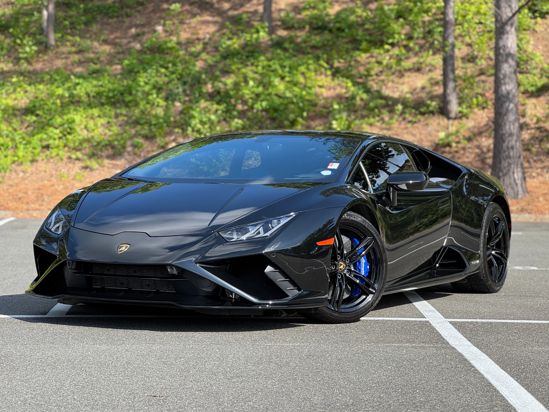 Used 2021 Lamborghini Huracan EVO CERAMIC BRAKES / CONTRAST STITCH / 19IN WHEELS for sale Sold at Formula Imports in Charlotte NC 28227 1