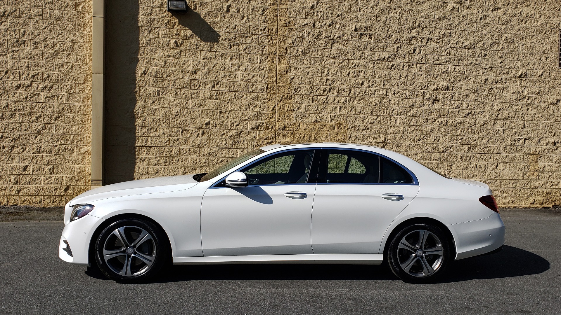 Used 2017 Mercedes-Benz E-Class E 300 PREMIUM / RWD / NAV / SNF / PARKING PILOT / REARVIEW / BURMESTER for sale Sold at Formula Imports in Charlotte NC 28227 2