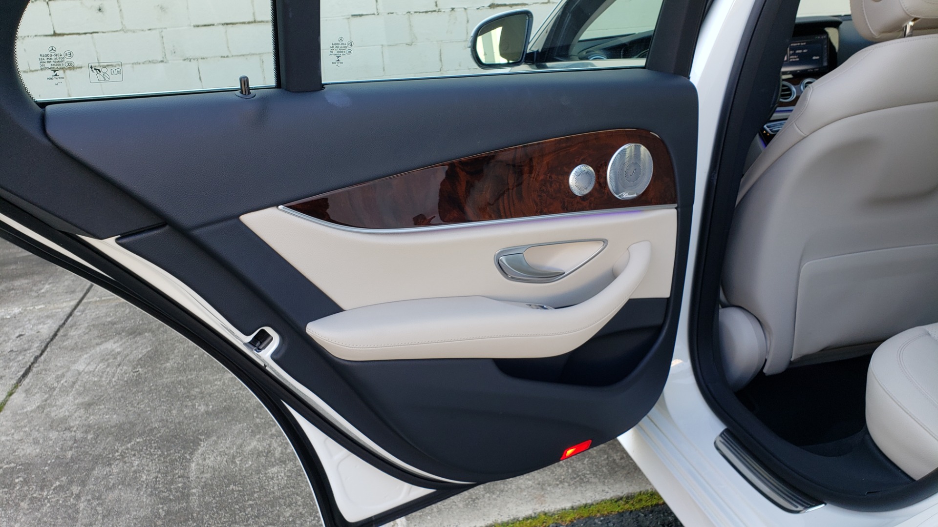 Used 2017 Mercedes-Benz E-Class E 300 PREMIUM / RWD / NAV / SNF / PARKING PILOT / REARVIEW / BURMESTER for sale Sold at Formula Imports in Charlotte NC 28227 51