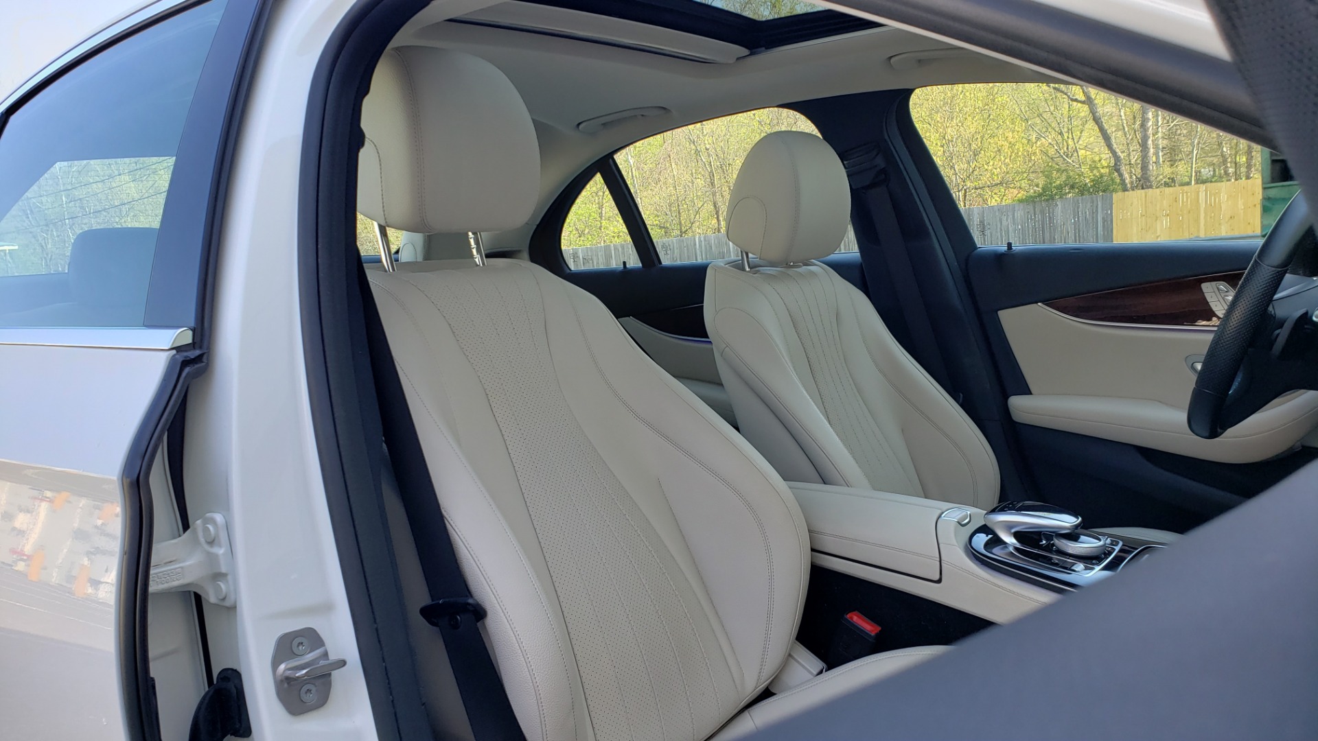 Used 2017 Mercedes-Benz E-Class E 300 PREMIUM / RWD / NAV / SNF / PARKING PILOT / REARVIEW / BURMESTER for sale Sold at Formula Imports in Charlotte NC 28227 59