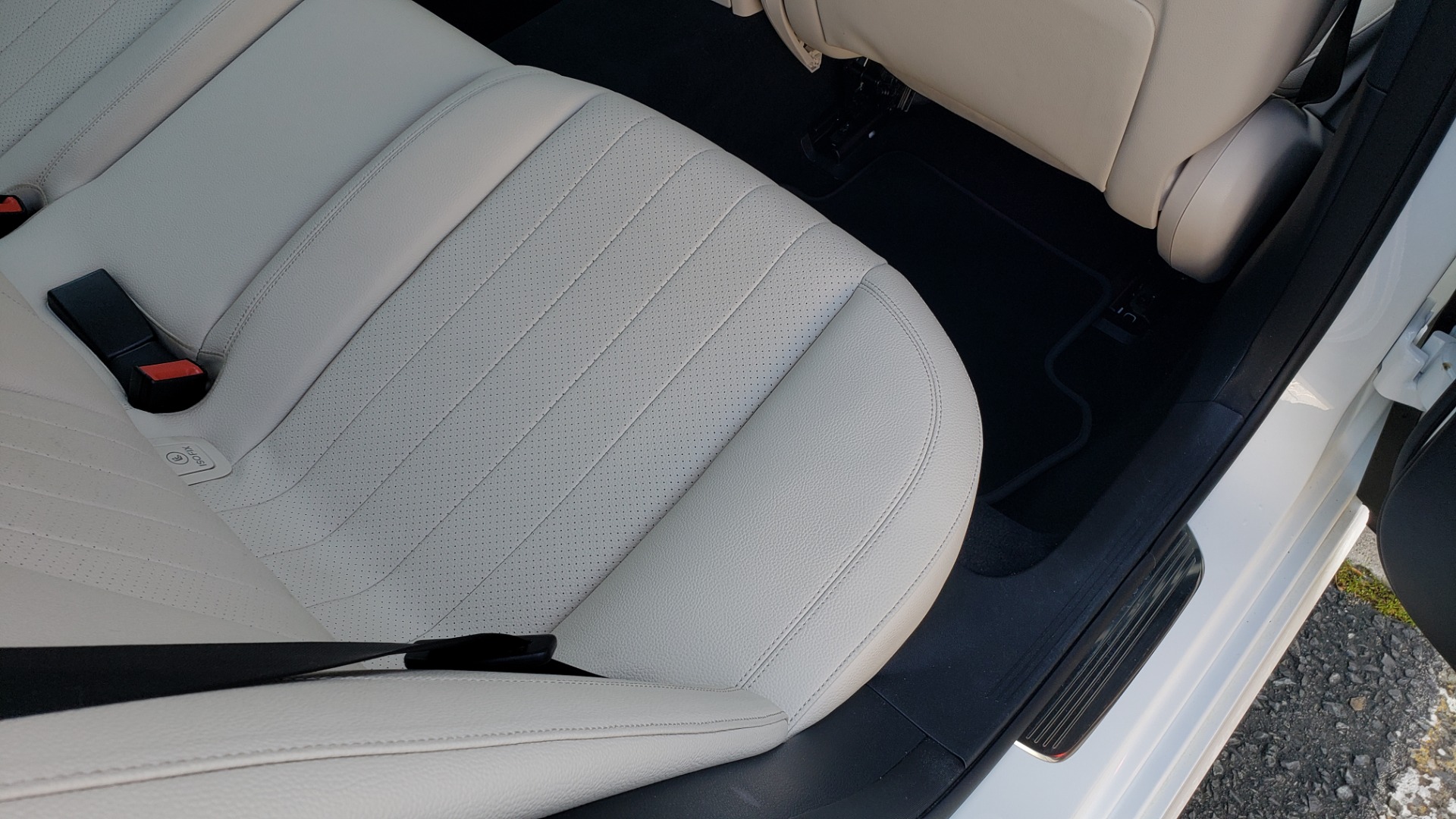 Used 2017 Mercedes-Benz E-Class E 300 PREMIUM / RWD / NAV / SNF / PARKING PILOT / REARVIEW / BURMESTER for sale Sold at Formula Imports in Charlotte NC 28227 64