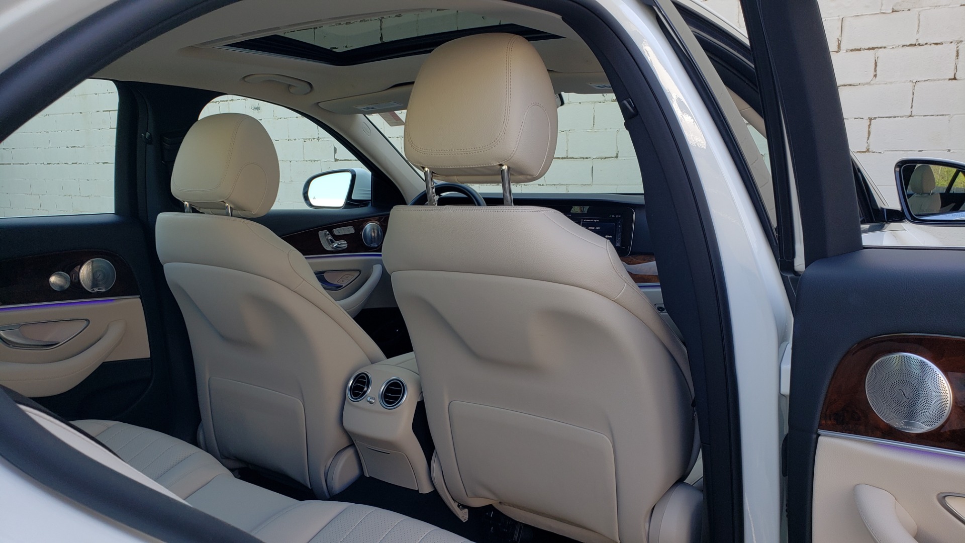 Used 2017 Mercedes-Benz E-Class E 300 PREMIUM / RWD / NAV / SNF / PARKING PILOT / REARVIEW / BURMESTER for sale Sold at Formula Imports in Charlotte NC 28227 67