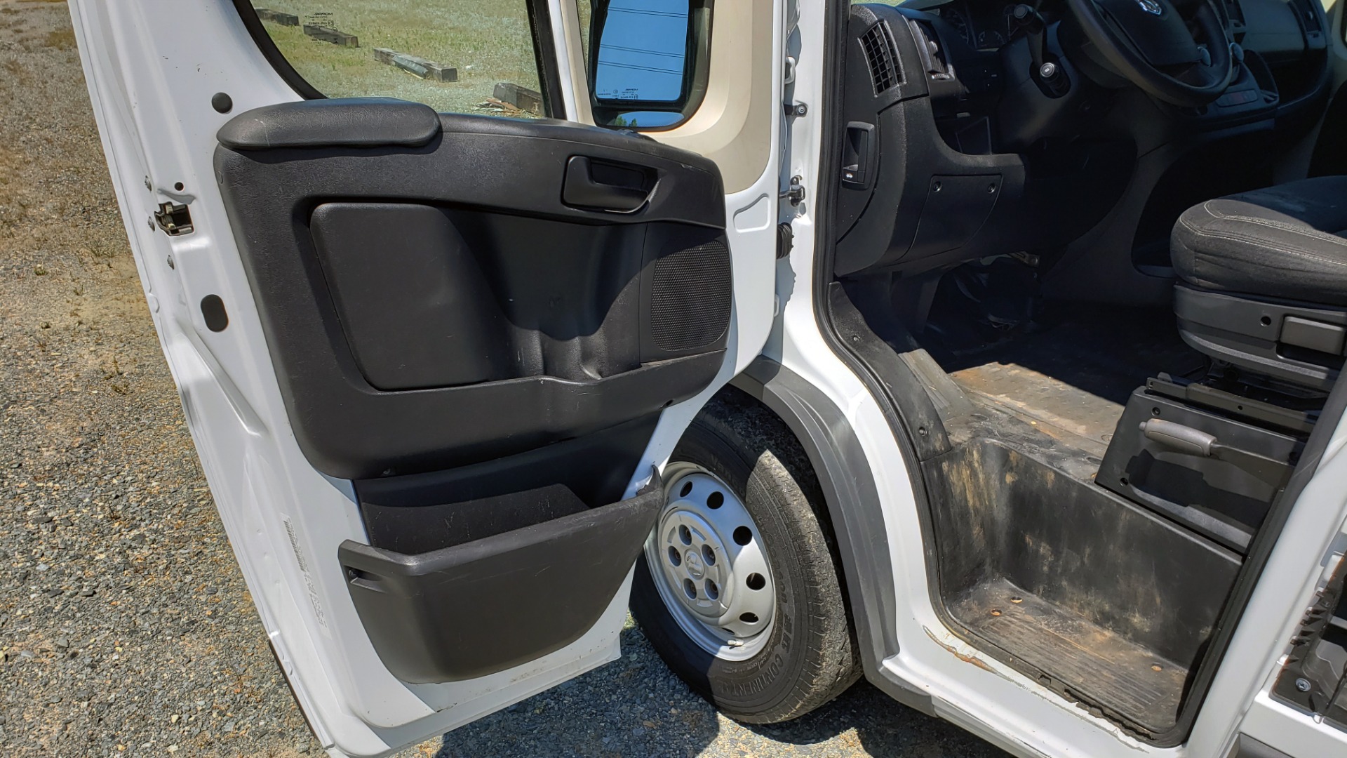 Used 2014 Ram PROMASTER CARGO VAN ROOF RACK / STORAGE for sale Sold at Formula Imports in Charlotte NC 28227 9