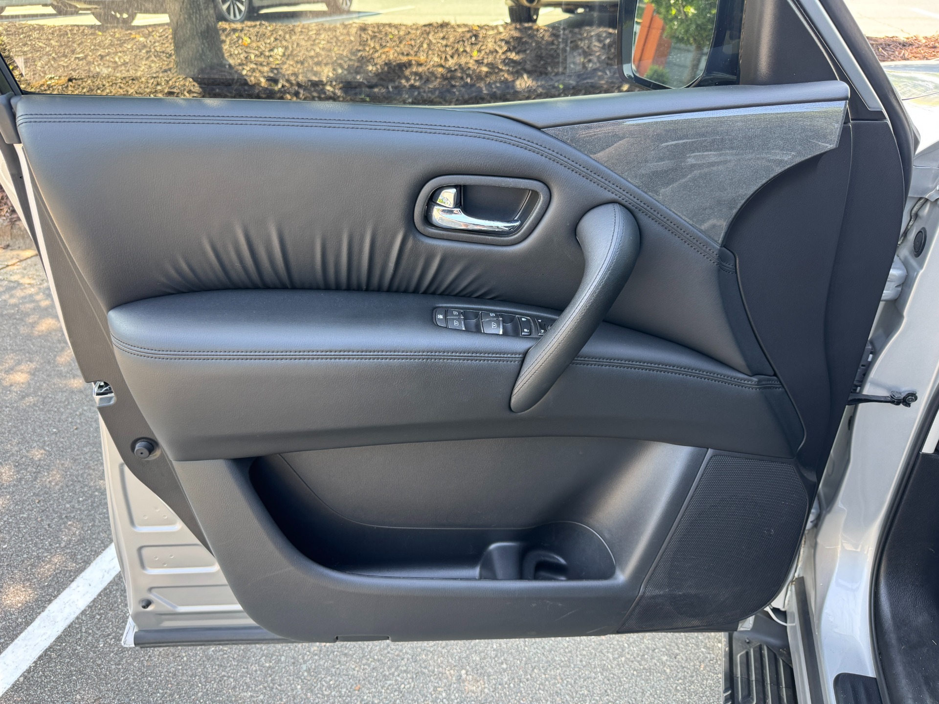 Used 2021 Nissan Armada SV APPEARANCE PKG / CARGO PKG / 20IN WHEELS for sale $32,700 at Formula Imports in Charlotte NC 28227 19