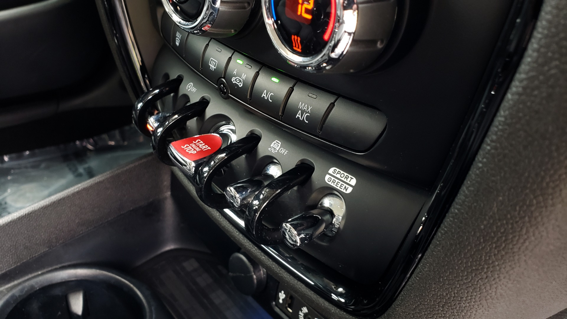 Used 2018 MINI CLUBMAN COOPER S / FWD / AUTO / TURBO 4-CYL / REARVIEW for sale Sold at Formula Imports in Charlotte NC 28227 74