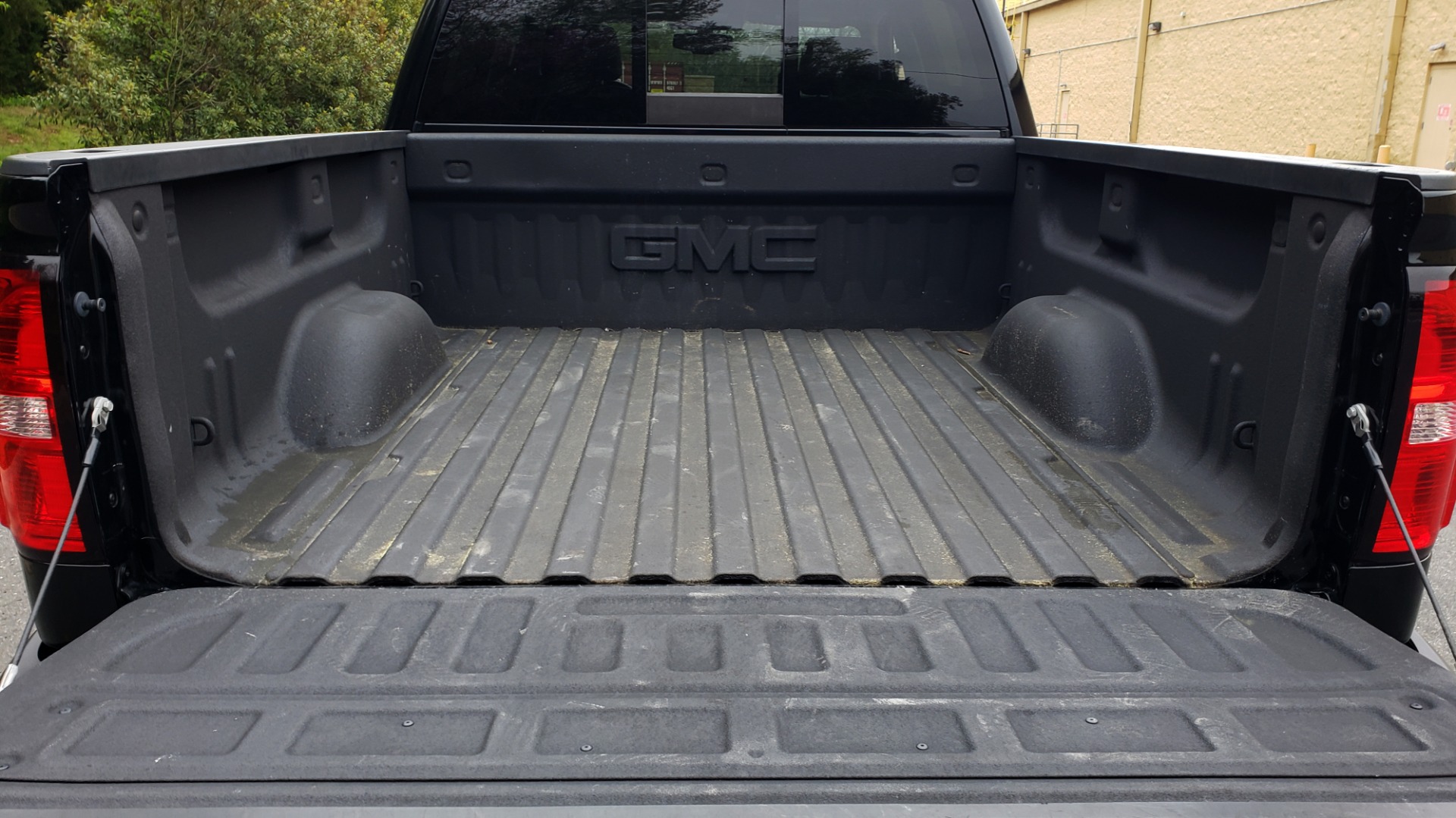 Used 2015 GMC SIERRA 1500 SLT 4WD CREW CAB / 6.2L V8 / NAV / BOSE / REARVIEW for sale Sold at Formula Imports in Charlotte NC 28227 16