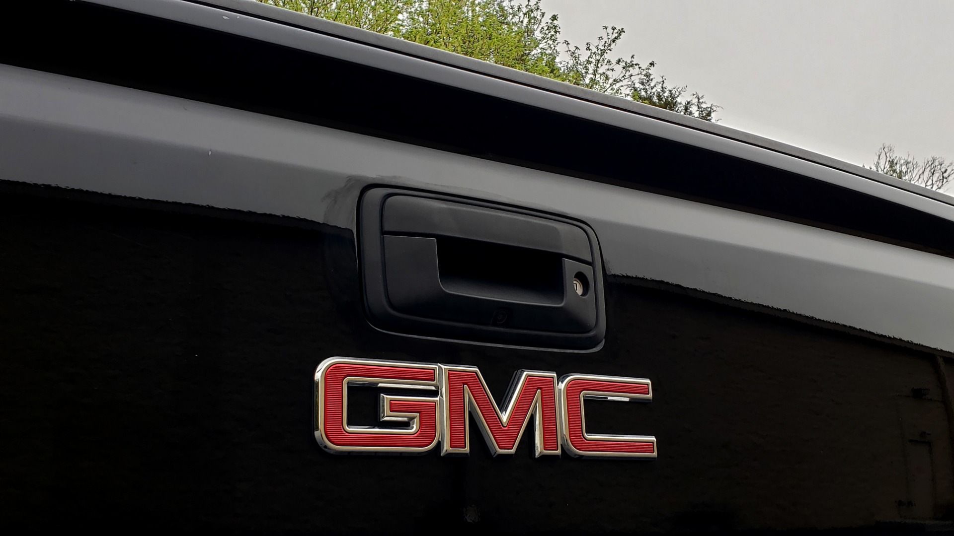 Used 2015 GMC SIERRA 1500 SLT 4WD CREW CAB / 6.2L V8 / NAV / BOSE / REARVIEW for sale Sold at Formula Imports in Charlotte NC 28227 29