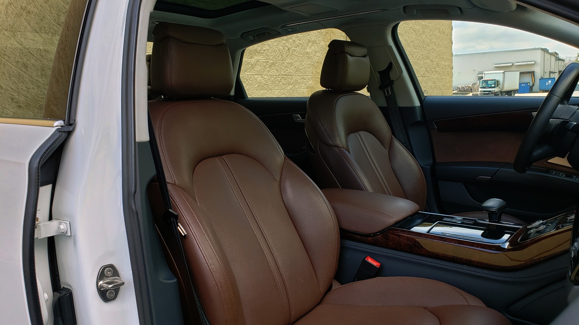 Used 2011 Audi A8 L QUATTRO / NAV / PANO-ROOF / REARVIEW / BSM / B&O SND for sale Sold at Formula Imports in Charlotte NC 28227 74