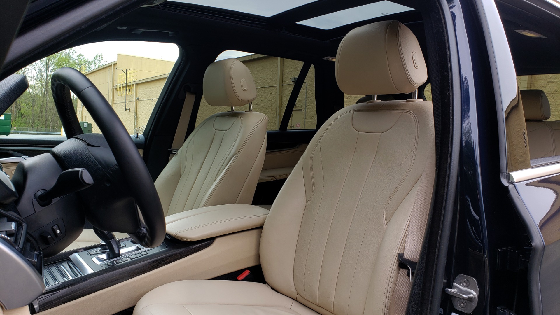 Used 2017 BMW X5 XDRIVE35I PREMIUM / NAV / SUNROOF/ CLD WTHR / HARMAN/KARDON / REARVIEW for sale $30,595 at Formula Imports in Charlotte NC 28227 35
