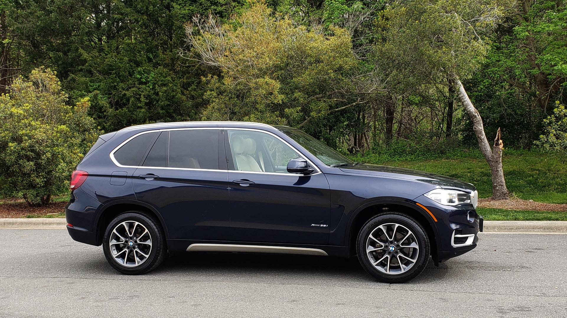 Used 2017 BMW X5 XDRIVE35I PREMIUM / NAV / SUNROOF/ CLD WTHR / HARMAN/KARDON / REARVIEW for sale $30,595 at Formula Imports in Charlotte NC 28227 5