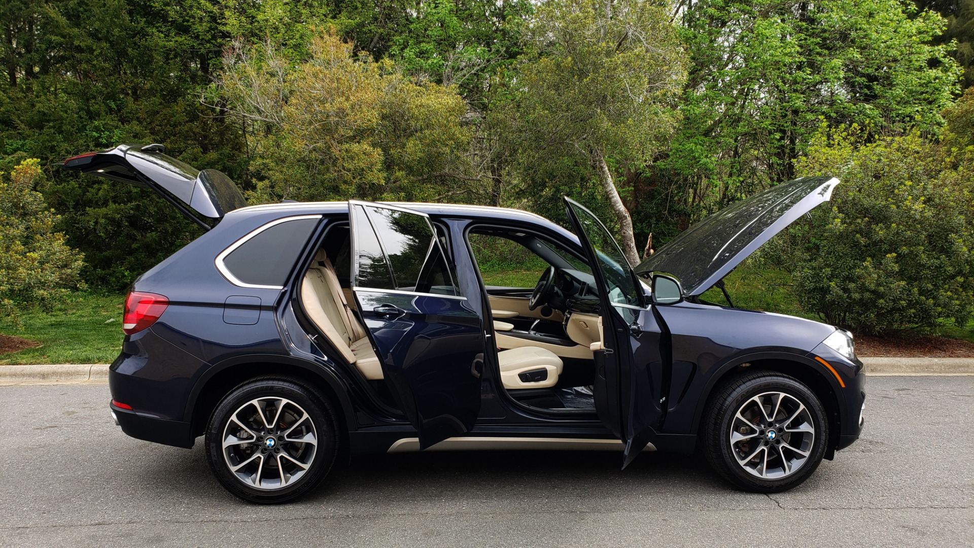 Used 2017 BMW X5 XDRIVE35I PREMIUM / NAV / SUNROOF/ CLD WTHR / HARMAN/KARDON / REARVIEW for sale $30,595 at Formula Imports in Charlotte NC 28227 9