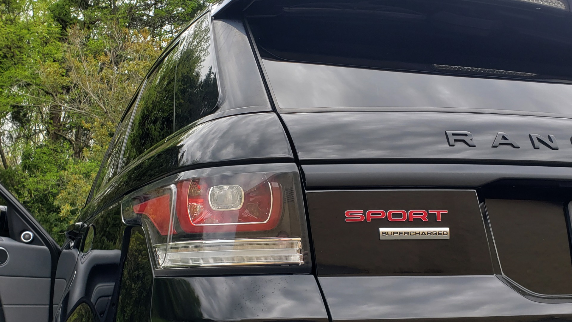 Used 2015 Land Rover RANGE ROVER SPORT SC V8 DYNAMIC / NAV / PANO-ROOF / DRVR ASST / REARVIEW for sale Sold at Formula Imports in Charlotte NC 28227 29