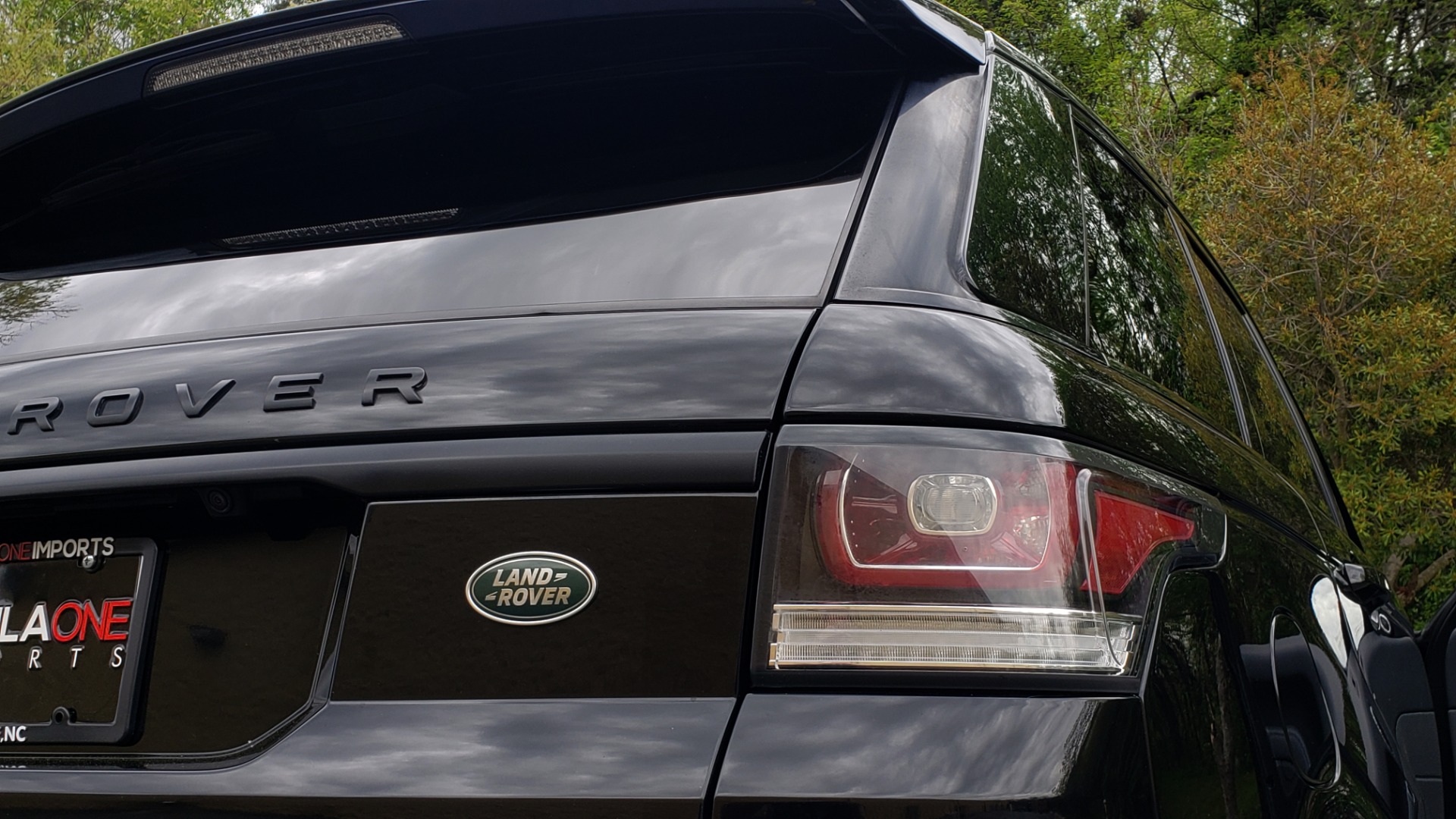 Used 2015 Land Rover RANGE ROVER SPORT SC V8 DYNAMIC / NAV / PANO-ROOF / DRVR ASST / REARVIEW for sale Sold at Formula Imports in Charlotte NC 28227 30
