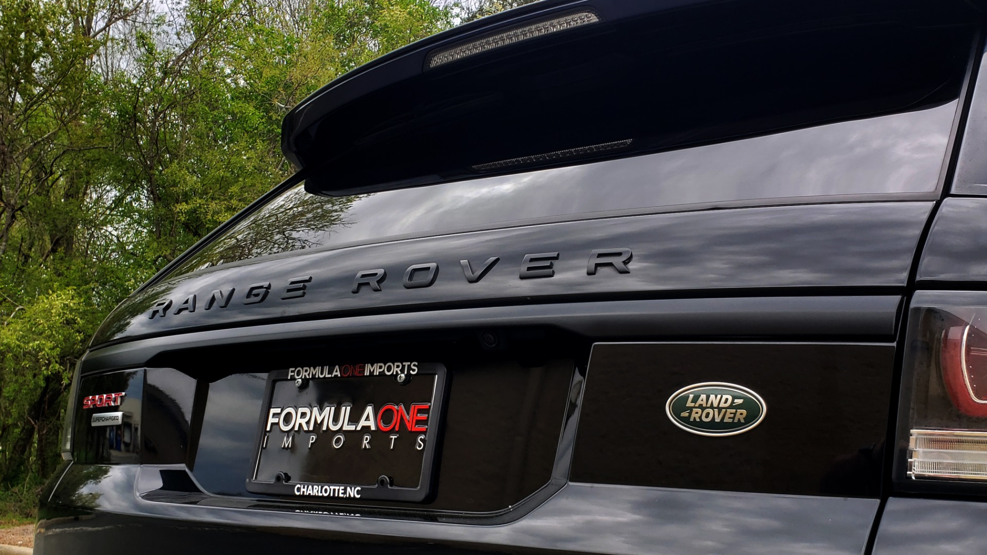 Used 2015 Land Rover RANGE ROVER SPORT SC V8 DYNAMIC / NAV / PANO-ROOF / DRVR ASST / REARVIEW for sale Sold at Formula Imports in Charlotte NC 28227 31