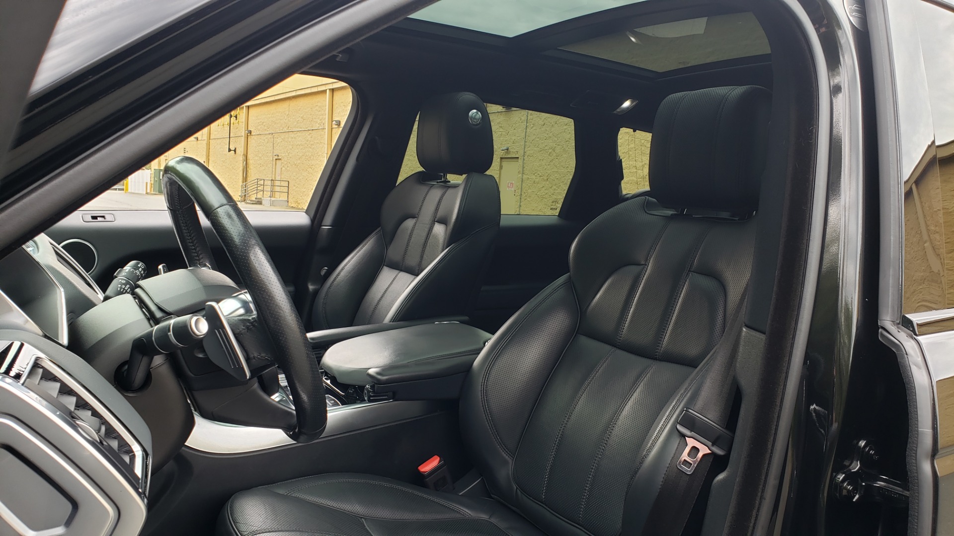 Used 2015 Land Rover RANGE ROVER SPORT SC V8 DYNAMIC / NAV / PANO-ROOF / DRVR ASST / REARVIEW for sale Sold at Formula Imports in Charlotte NC 28227 37