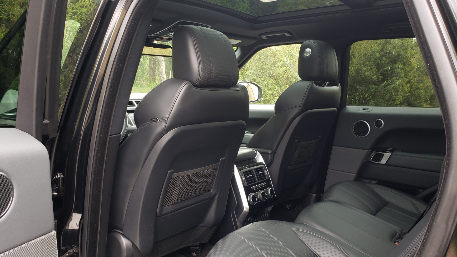 Used 2015 Land Rover RANGE ROVER SPORT SC V8 DYNAMIC / NAV / PANO-ROOF / DRVR ASST / REARVIEW for sale Sold at Formula Imports in Charlotte NC 28227 64