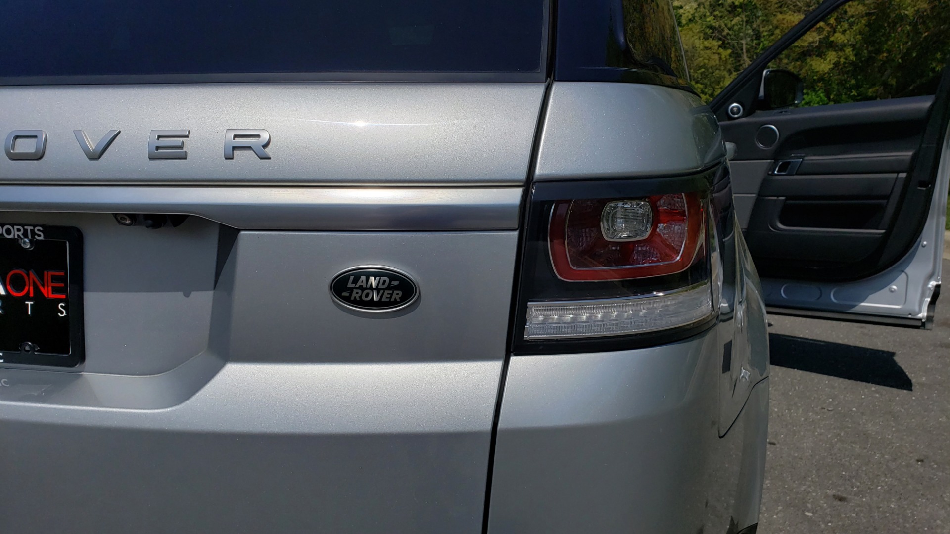 Used 2017 Land Rover RANGE ROVER SPORT HSE / SC V6 / 4X4 / NAV / PANO-ROOF / REARVIEW for sale Sold at Formula Imports in Charlotte NC 28227 29