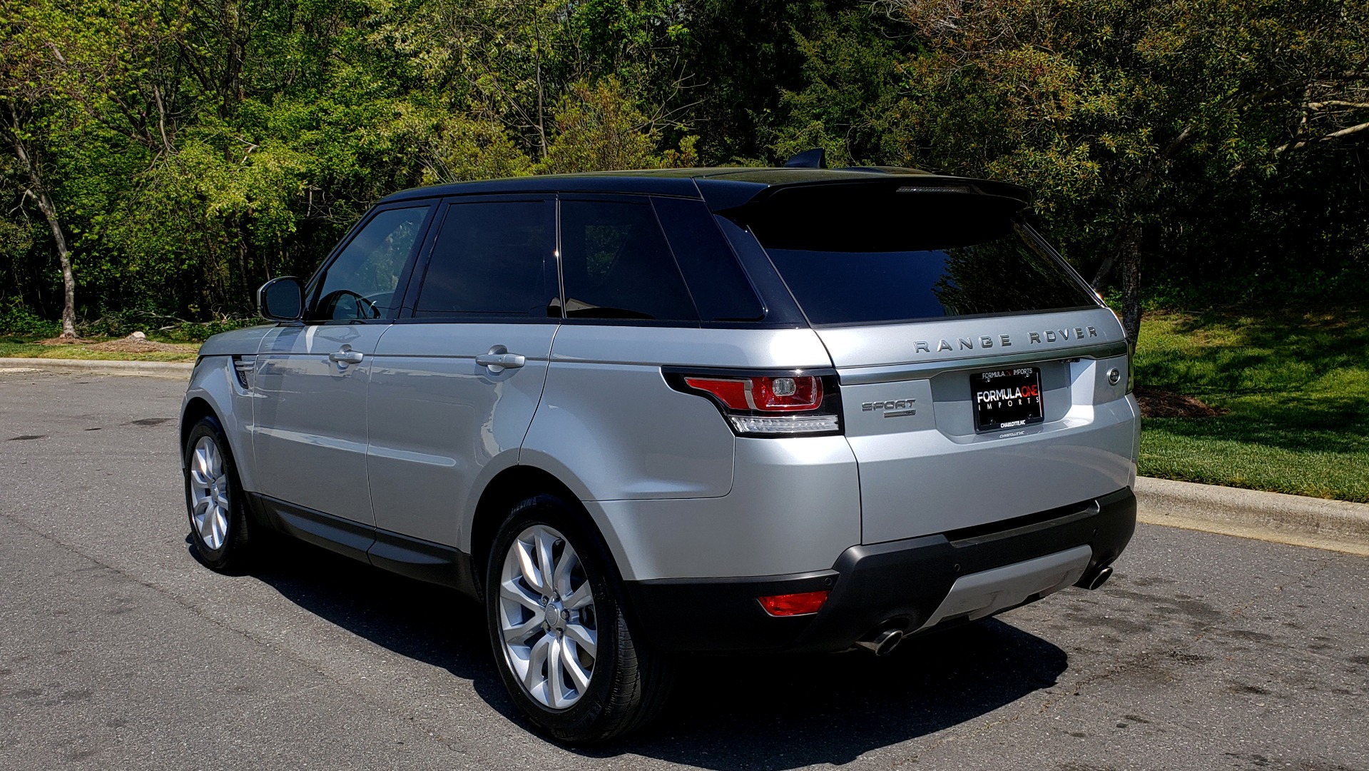 Used 2017 Land Rover RANGE ROVER SPORT HSE / SC V6 / 4X4 / NAV / PANO-ROOF / REARVIEW for sale Sold at Formula Imports in Charlotte NC 28227 3