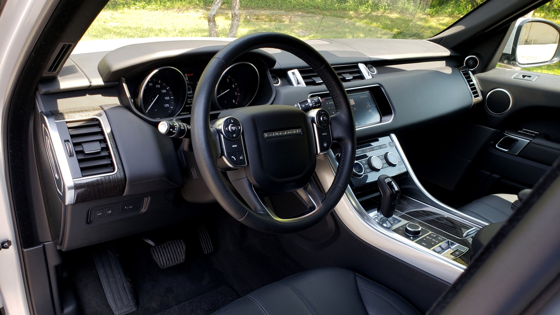 Used 2017 Land Rover RANGE ROVER SPORT HSE / SC V6 / 4X4 / NAV / PANO-ROOF / REARVIEW for sale Sold at Formula Imports in Charlotte NC 28227 36