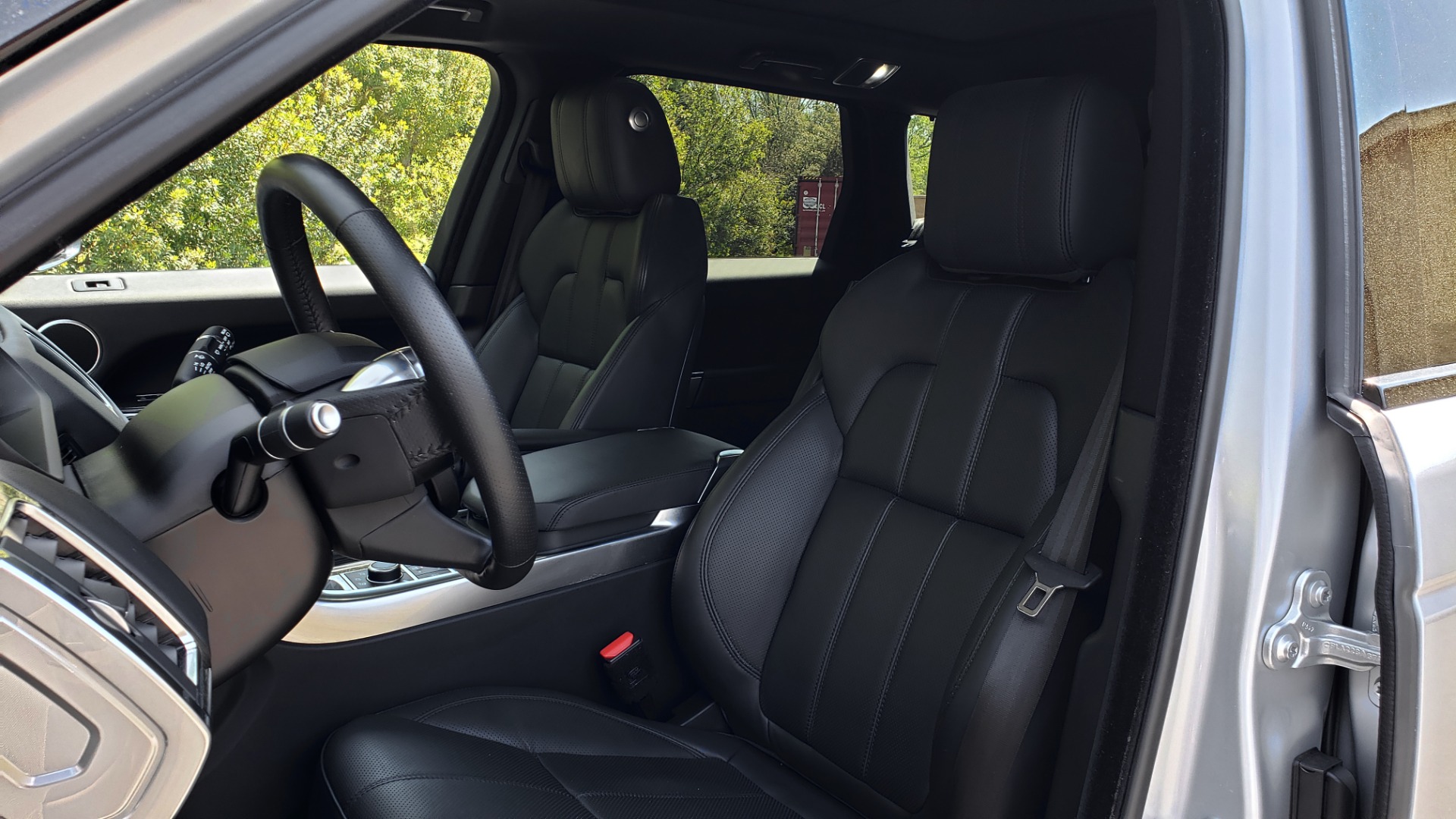 Used 2017 Land Rover RANGE ROVER SPORT HSE / SC V6 / 4X4 / NAV / PANO-ROOF / REARVIEW for sale Sold at Formula Imports in Charlotte NC 28227 37